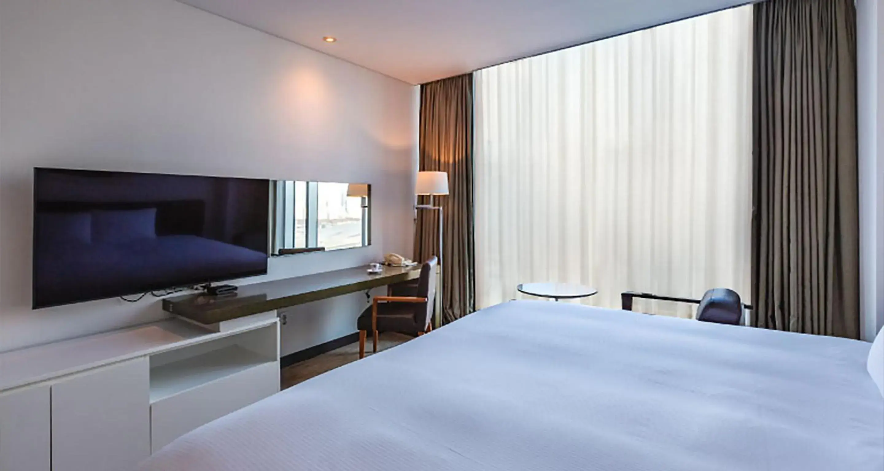 Deluxe Double Room with City View in Orakai Songdo Park Hotel, BW Premier Collection Deluxe Double Room with City View in Orakai Songdo Park Hotel, BW Premier Collection