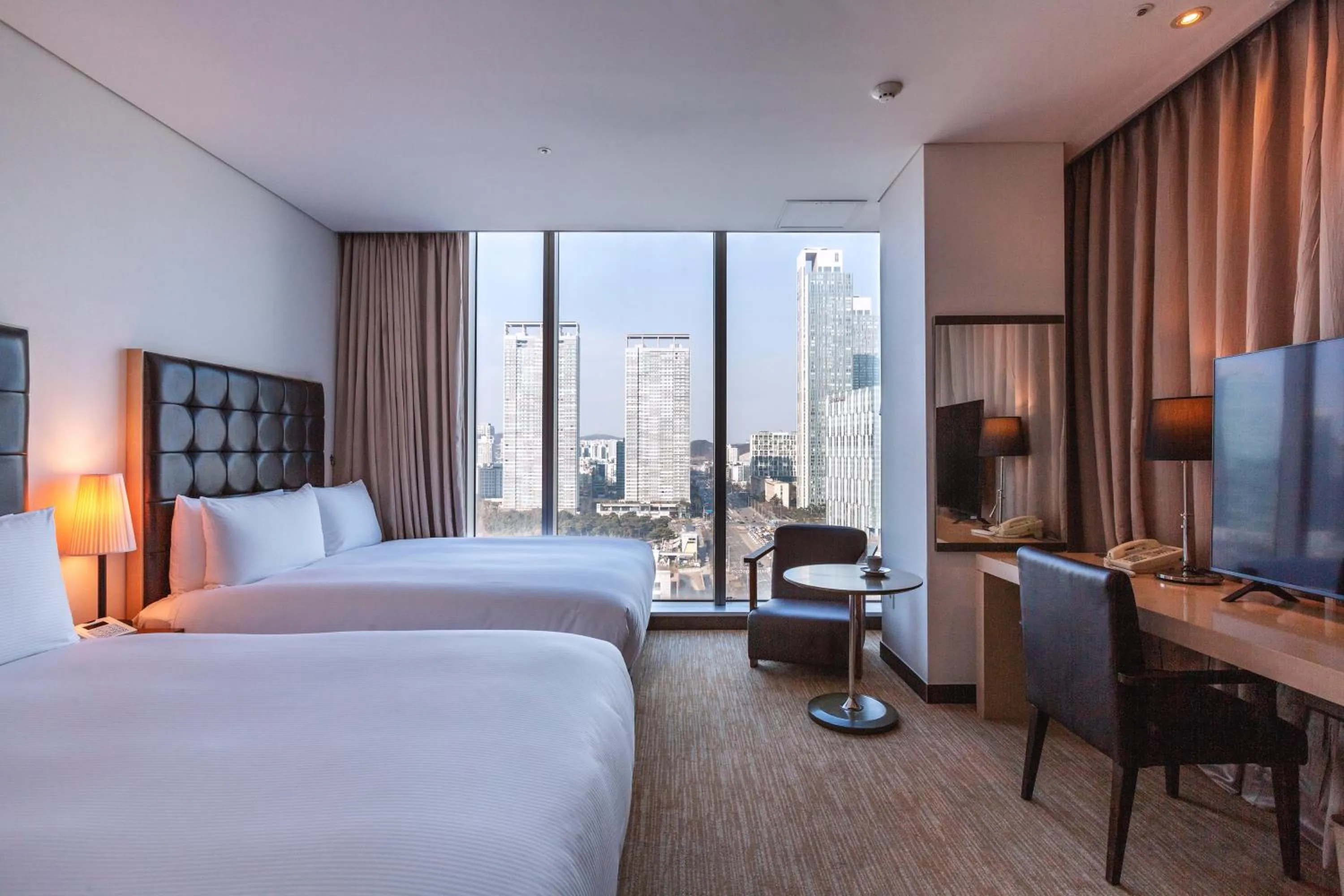 Bed in Orakai Songdo Park Hotel, BW Premier Collection