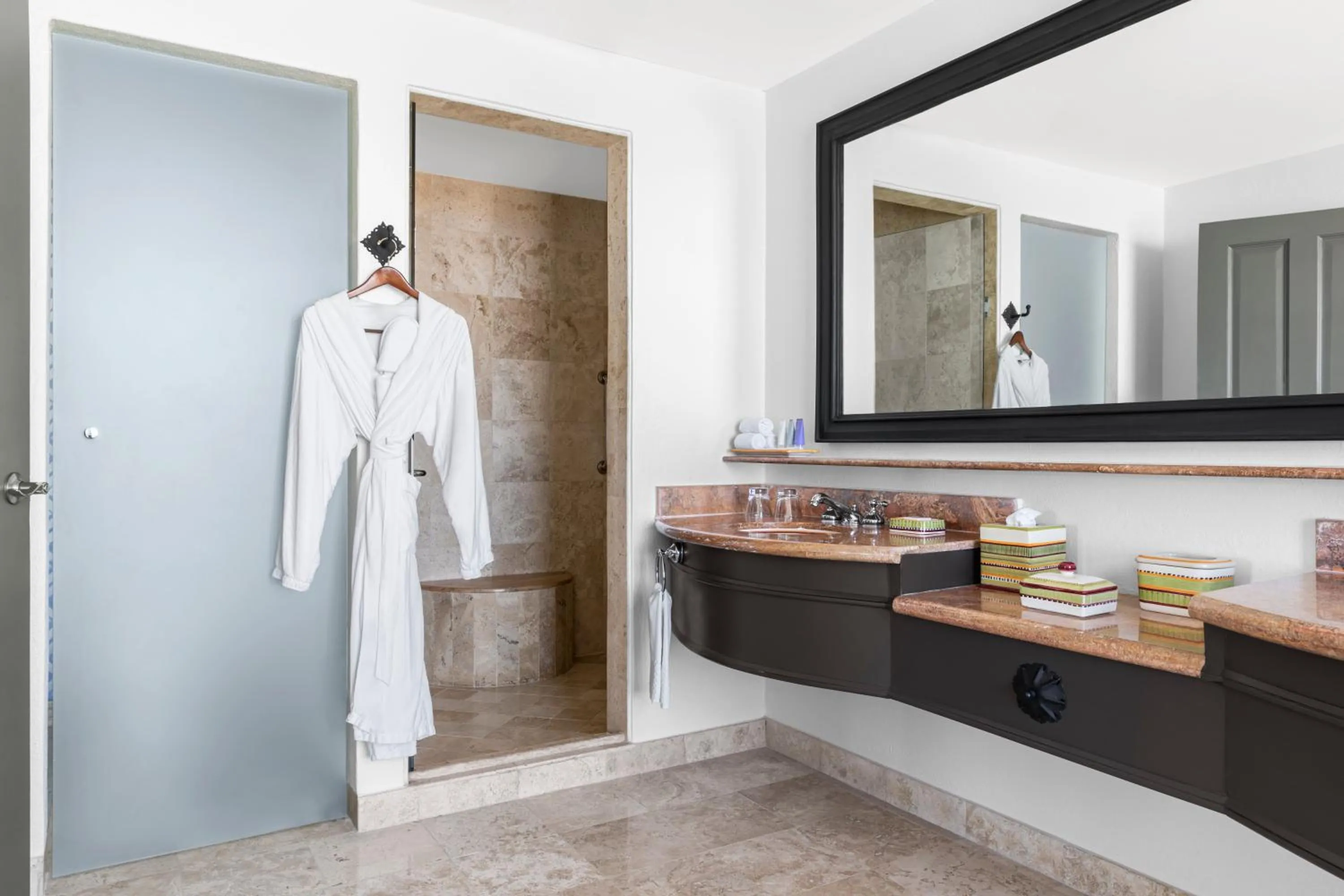 Shower in Hilton Los Cabos