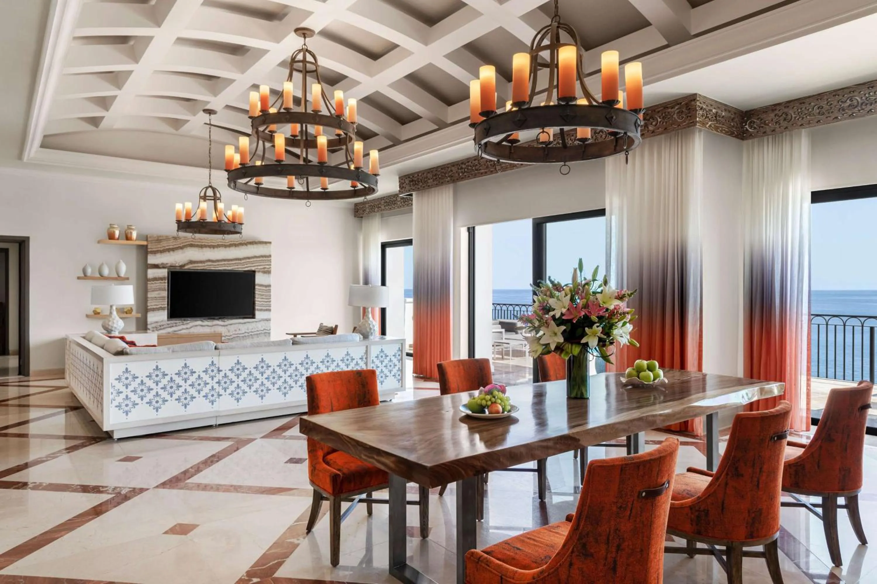 TV and multimedia in Hilton Los Cabos