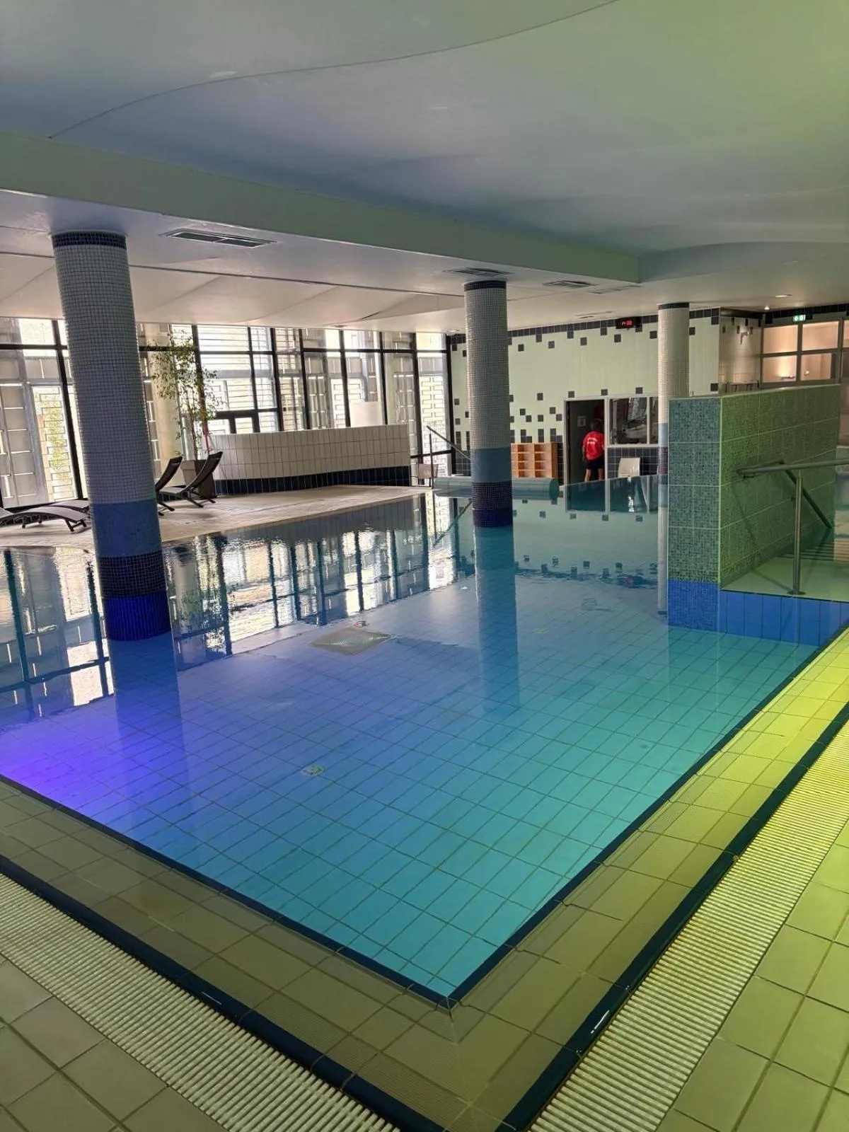 Pool view in College des Doctrinaires