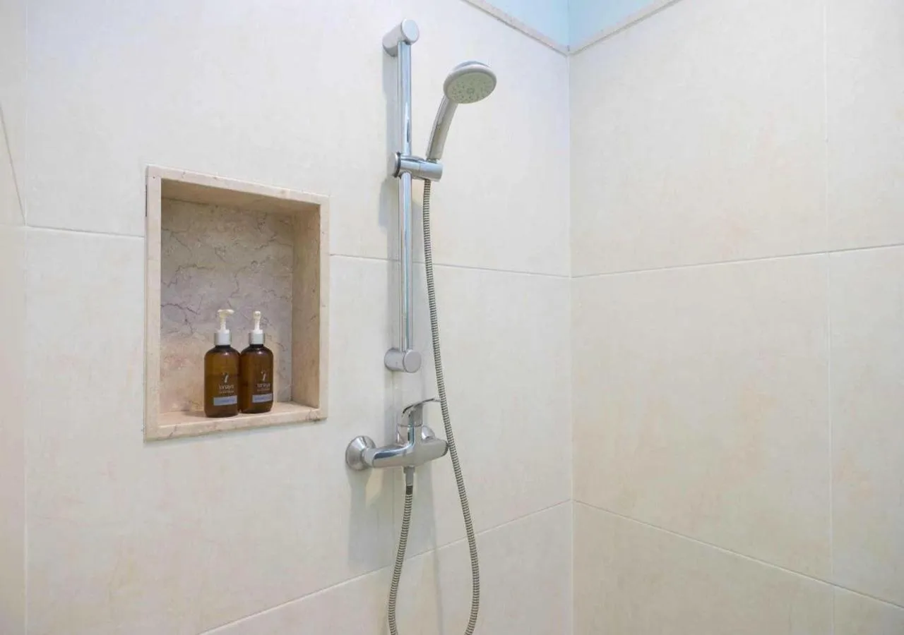 Bathroom in Tanaya Bed & Breakfast