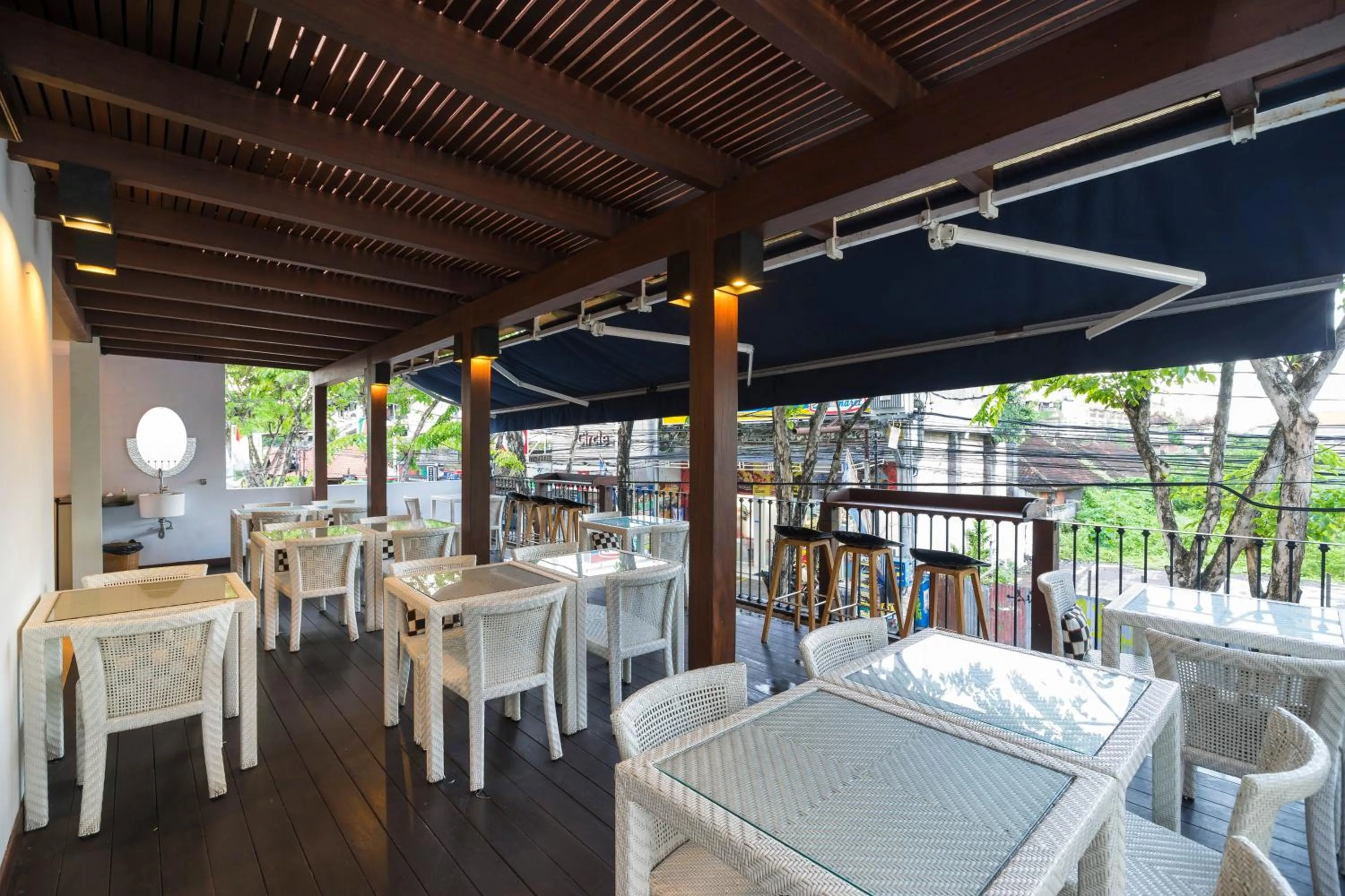 Restaurant/Places to Eat in Tanaya Bed & Breakfast