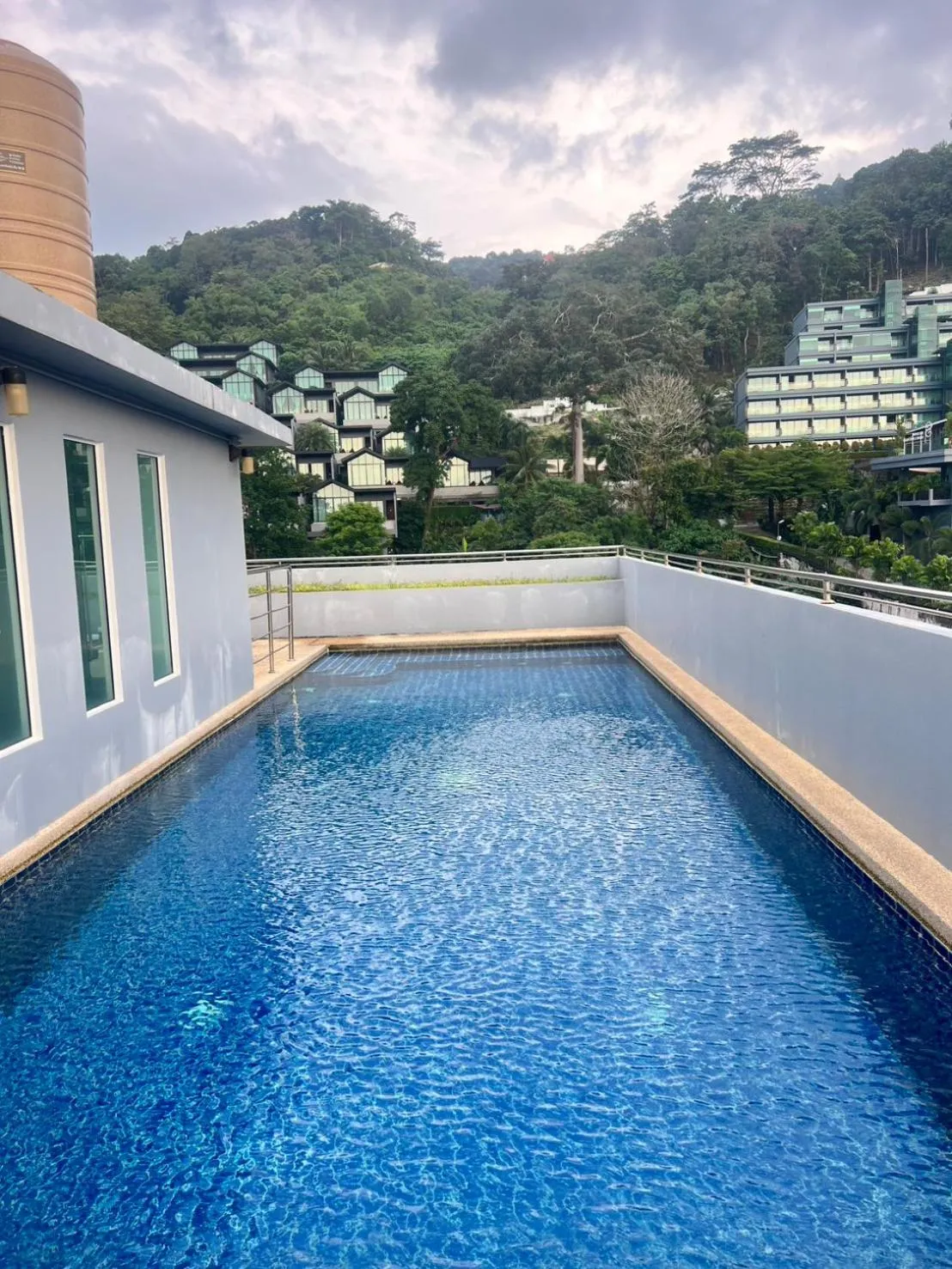 Swimming pool in 88 Hotel