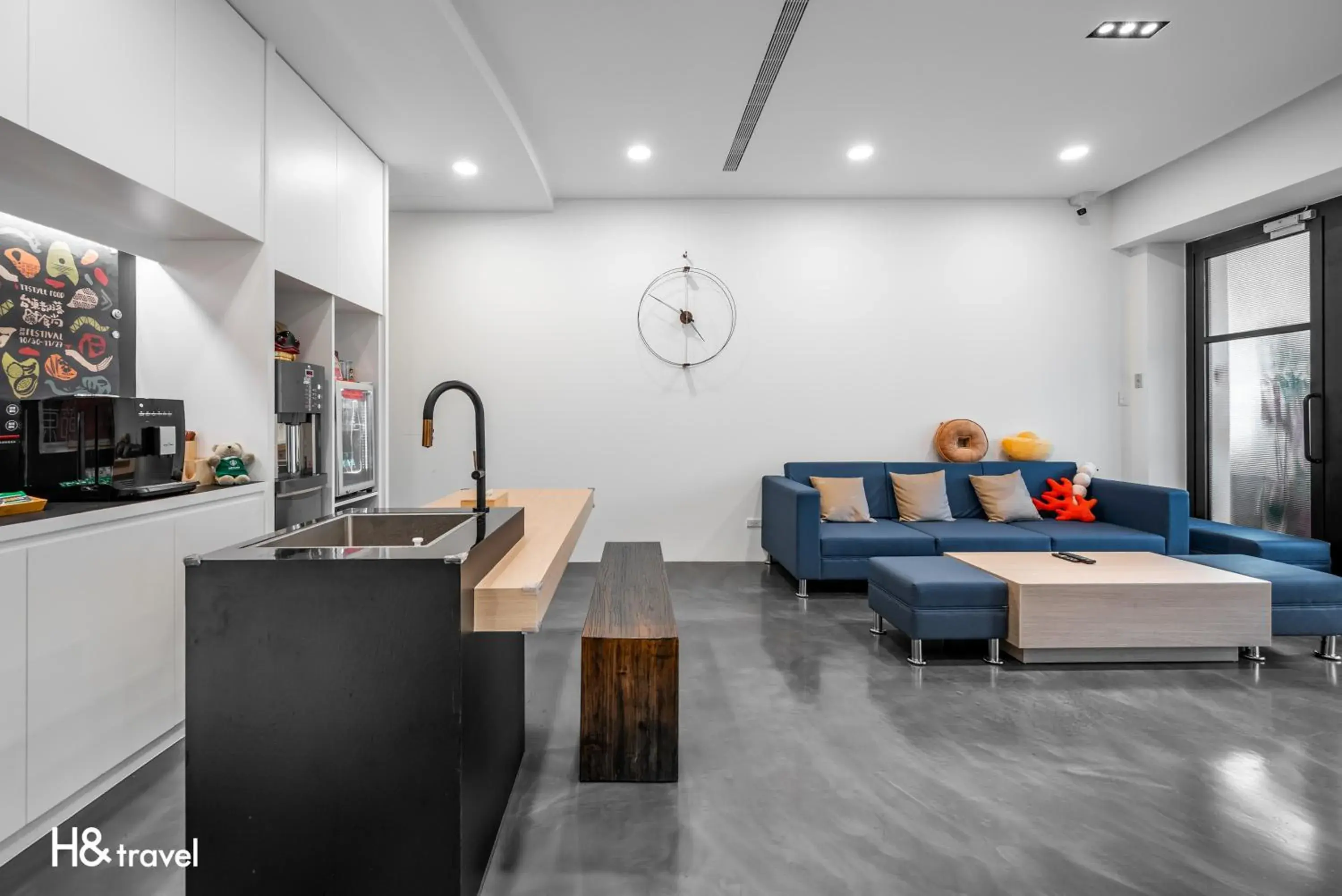 Communal lounge/ TV room in Taitung Spring Homestay B&B Communal lounge/ TV room in Taitung Spring Homestay B&B