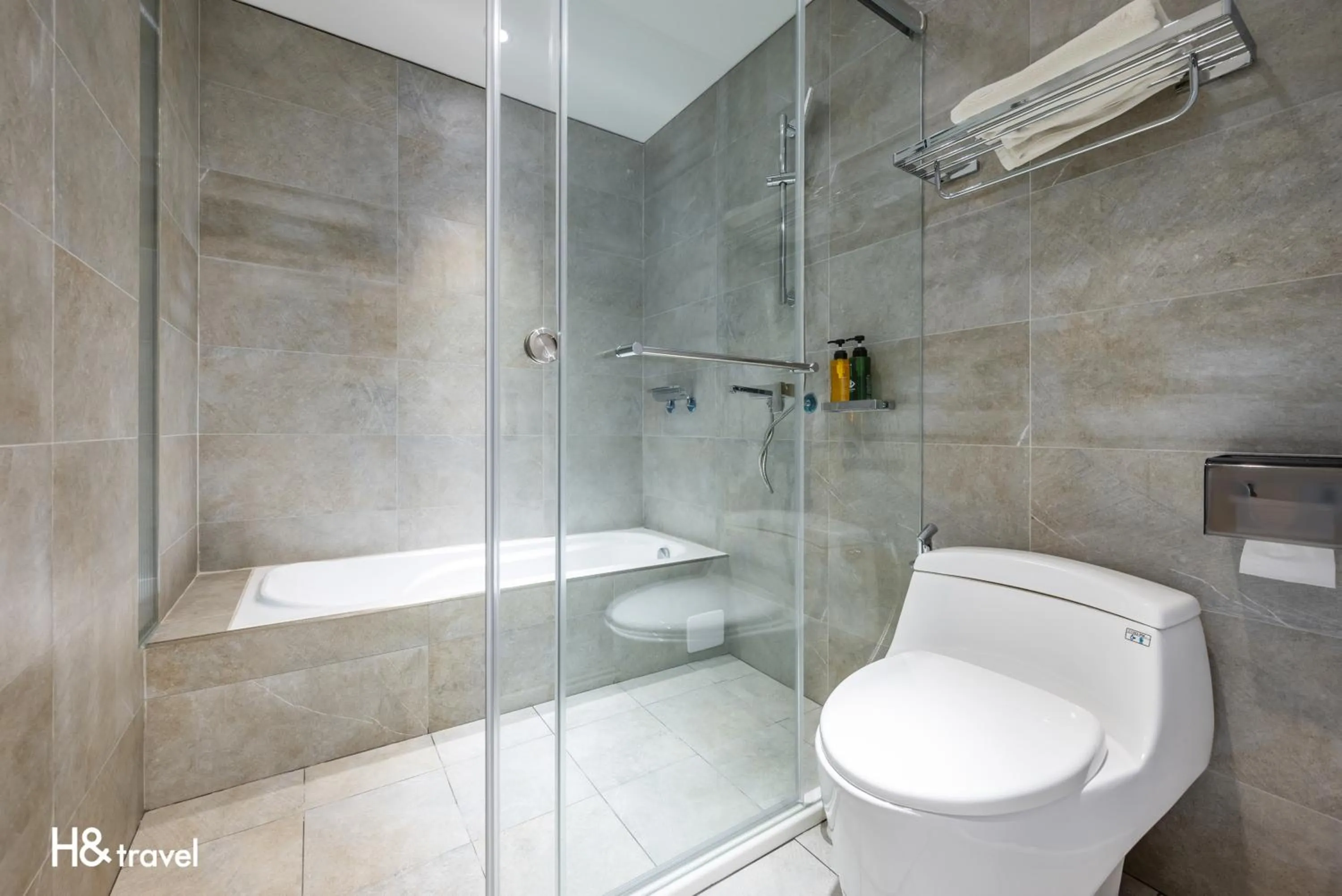 Shower in Taitung Spring Homestay B&B
