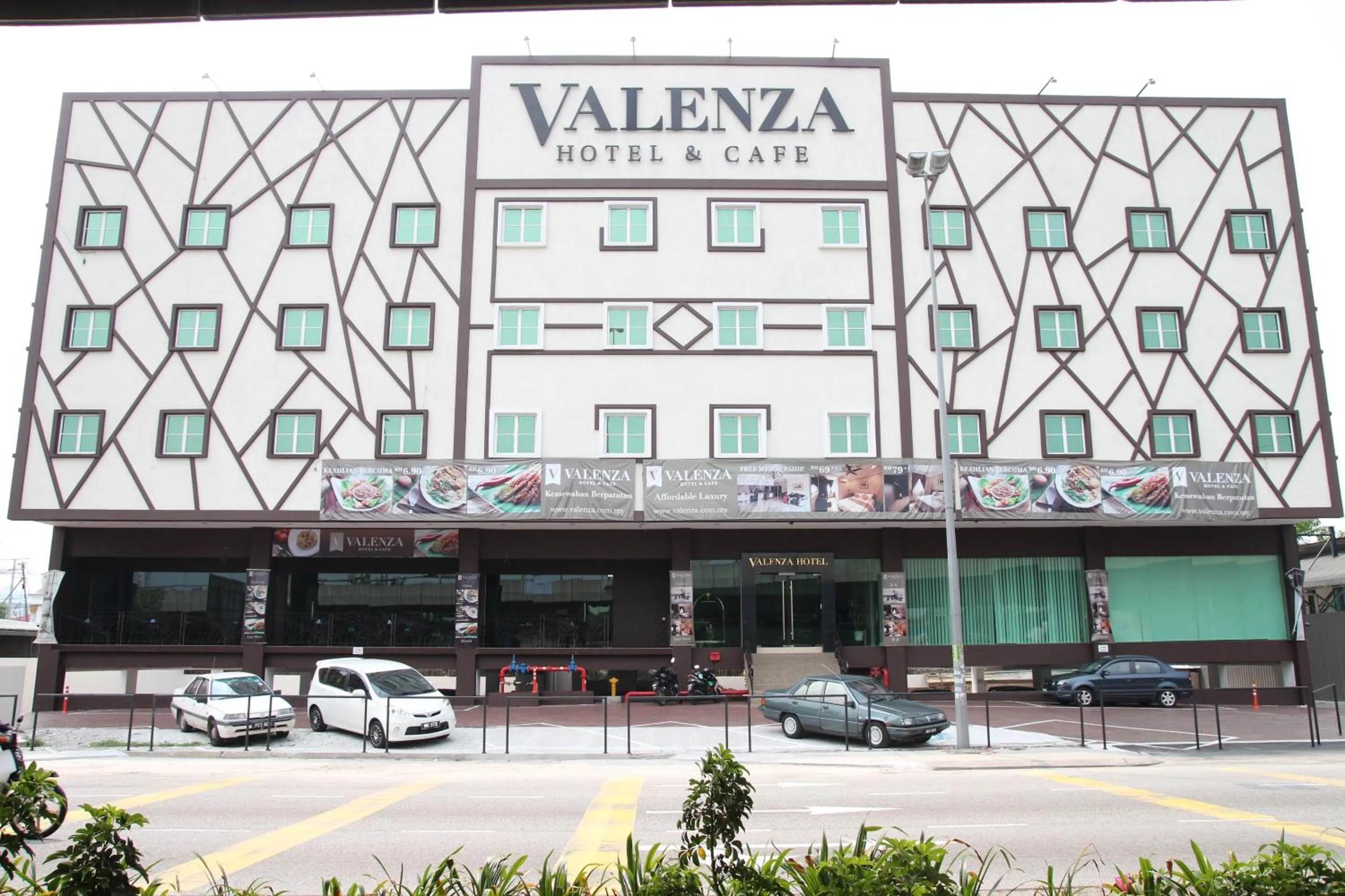 Property building in Hotel Valenza