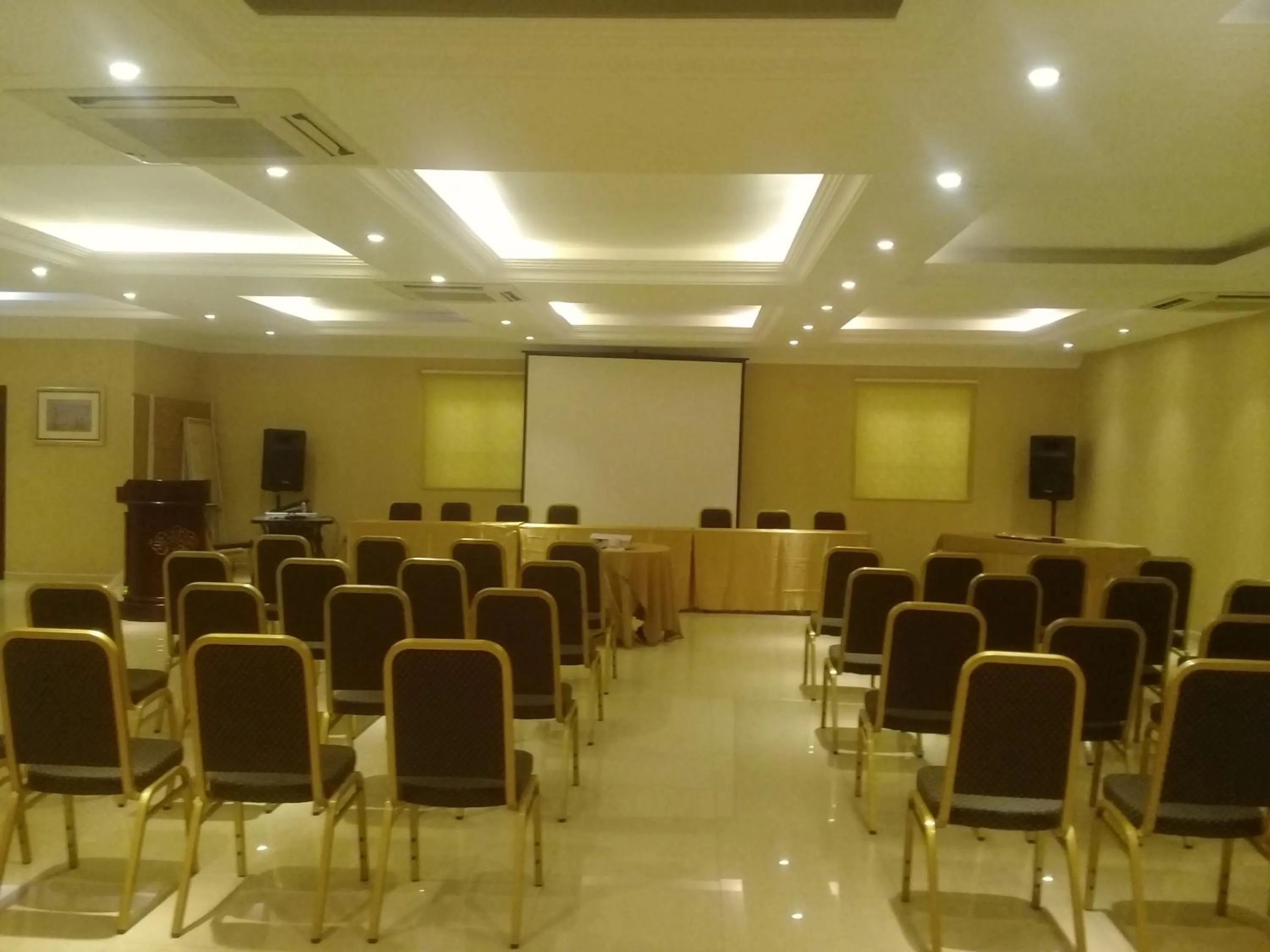 Banquet/Function facilities in Hotel Valenza