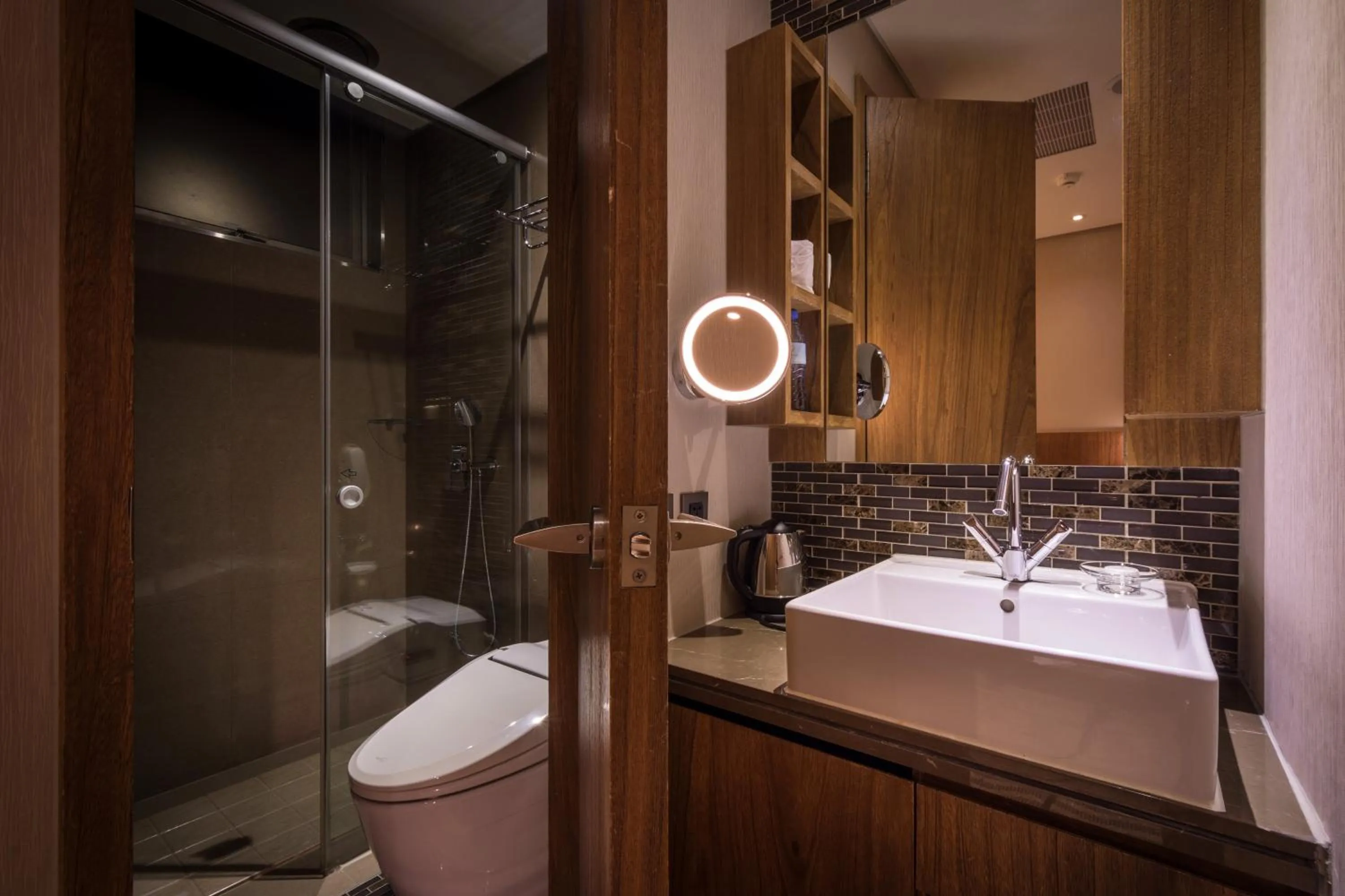 Toilet in Green World JianPei