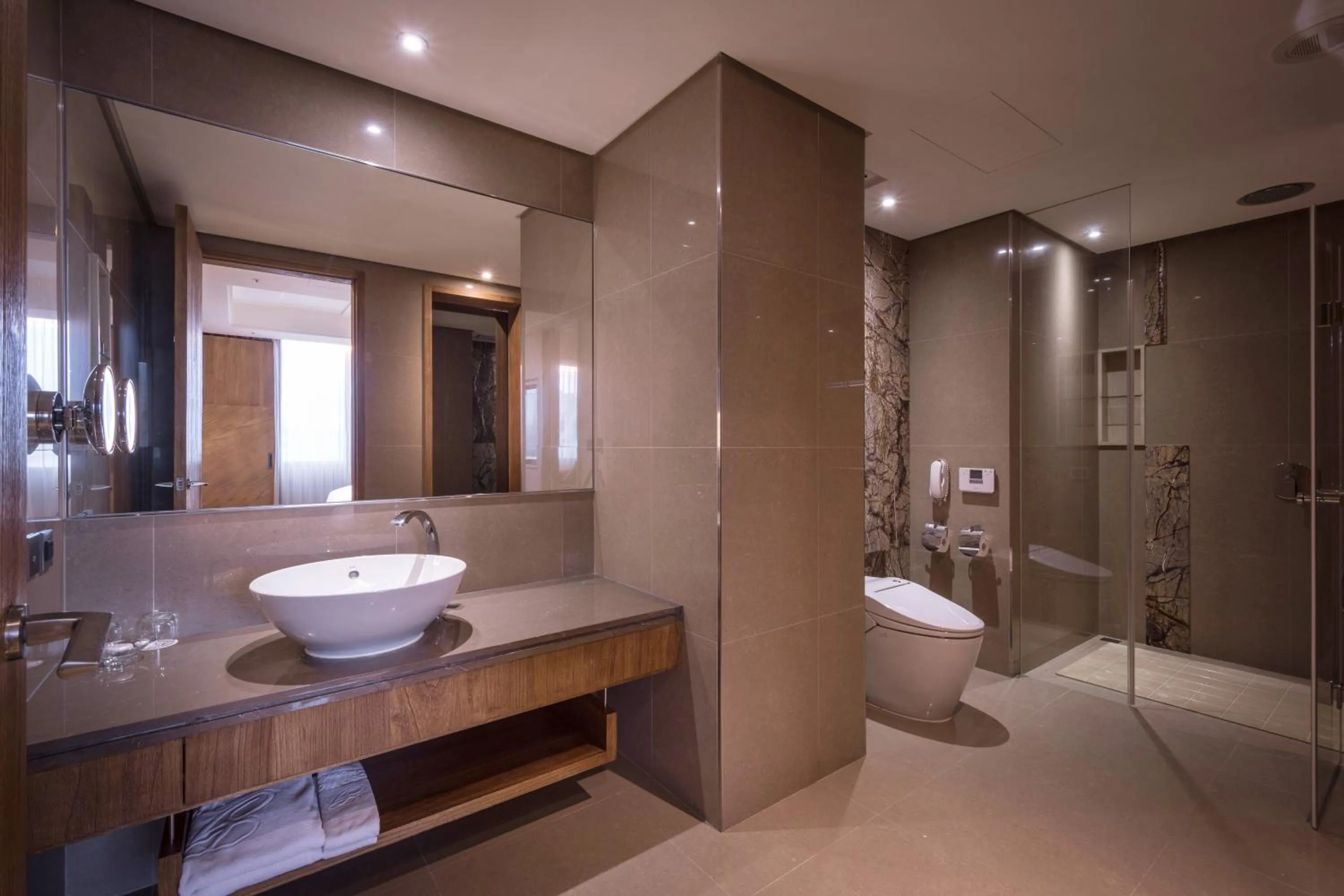 Toilet in Green World JianPei