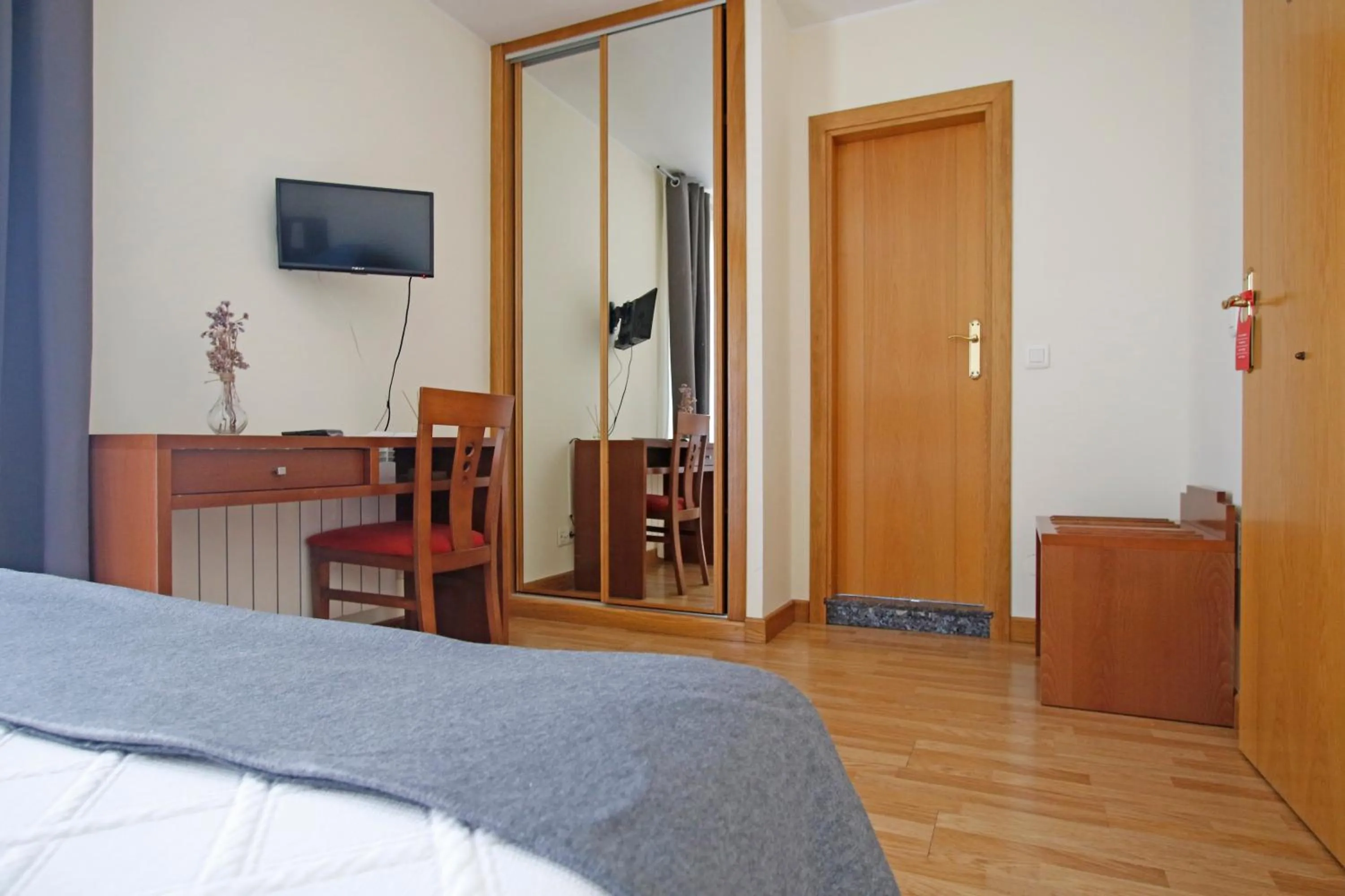 Photo of the whole room, Bed in Villa de Colunga