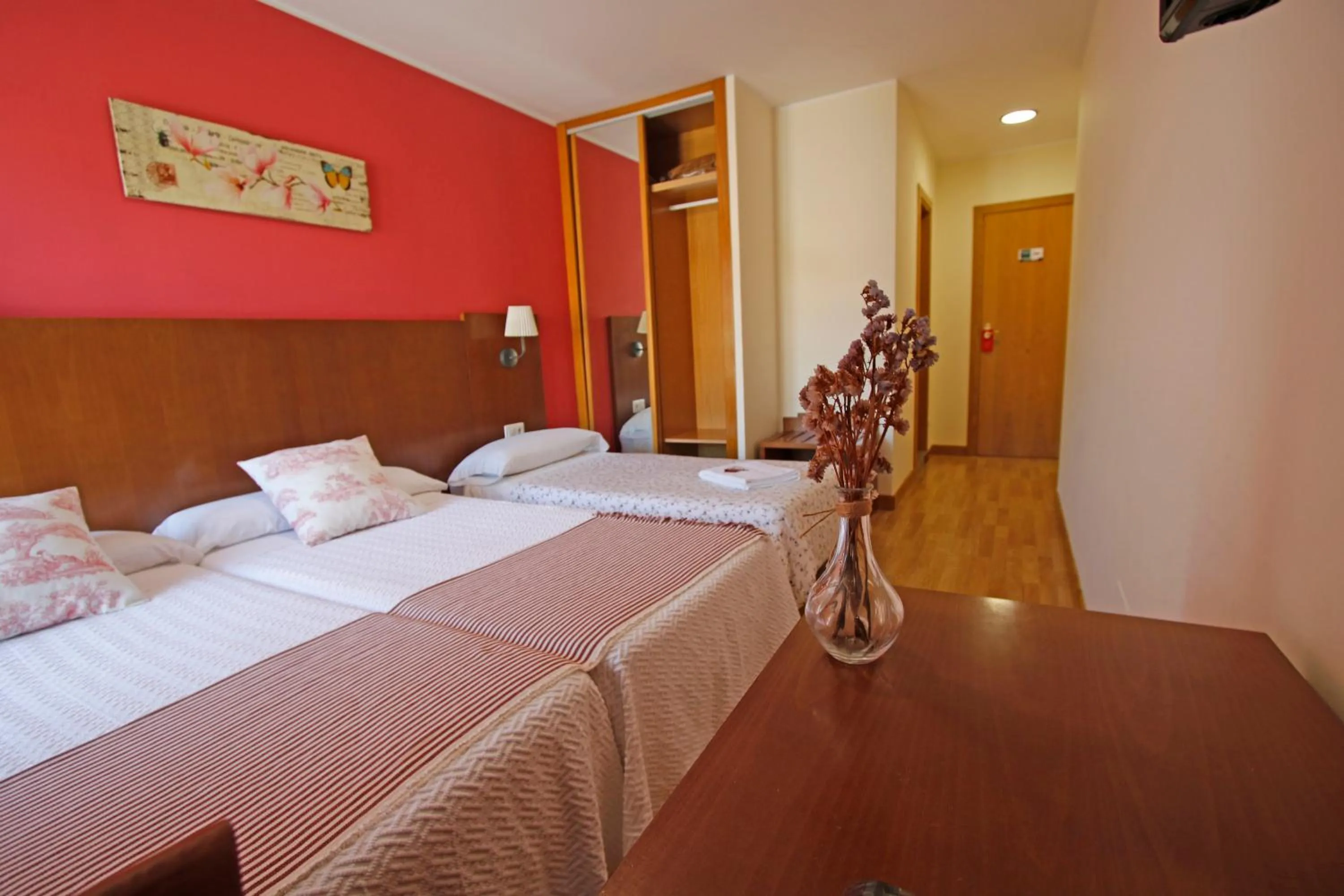 Bedroom, Bed in Villa de Colunga