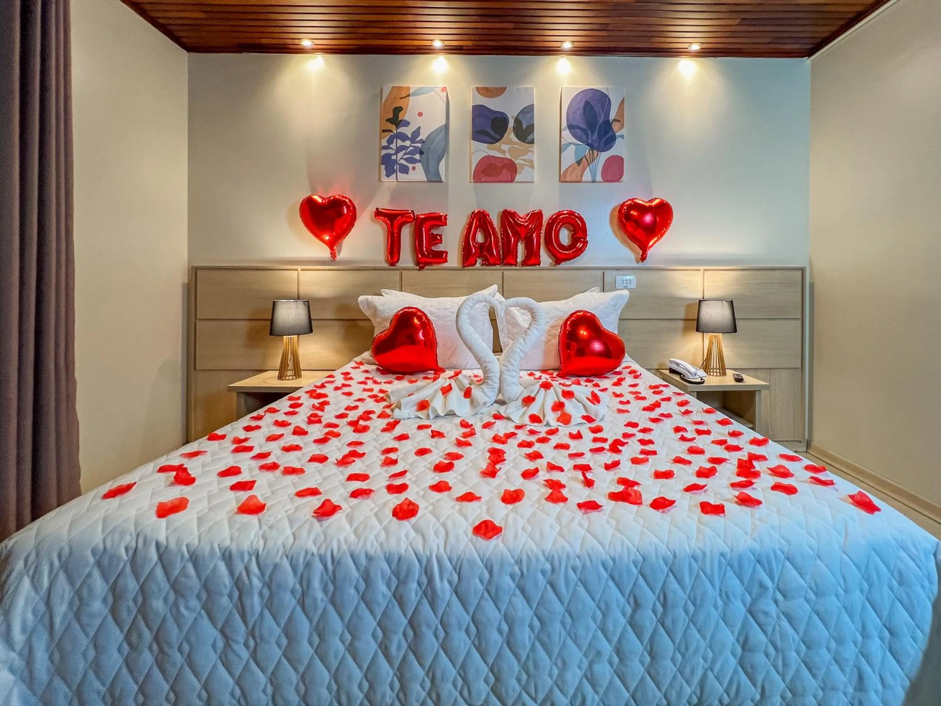 Decorative detail, Bed in Hotel Euro Suíte Campos do Jordão By Nacional Inn - A 800 metros da Vila Capivari