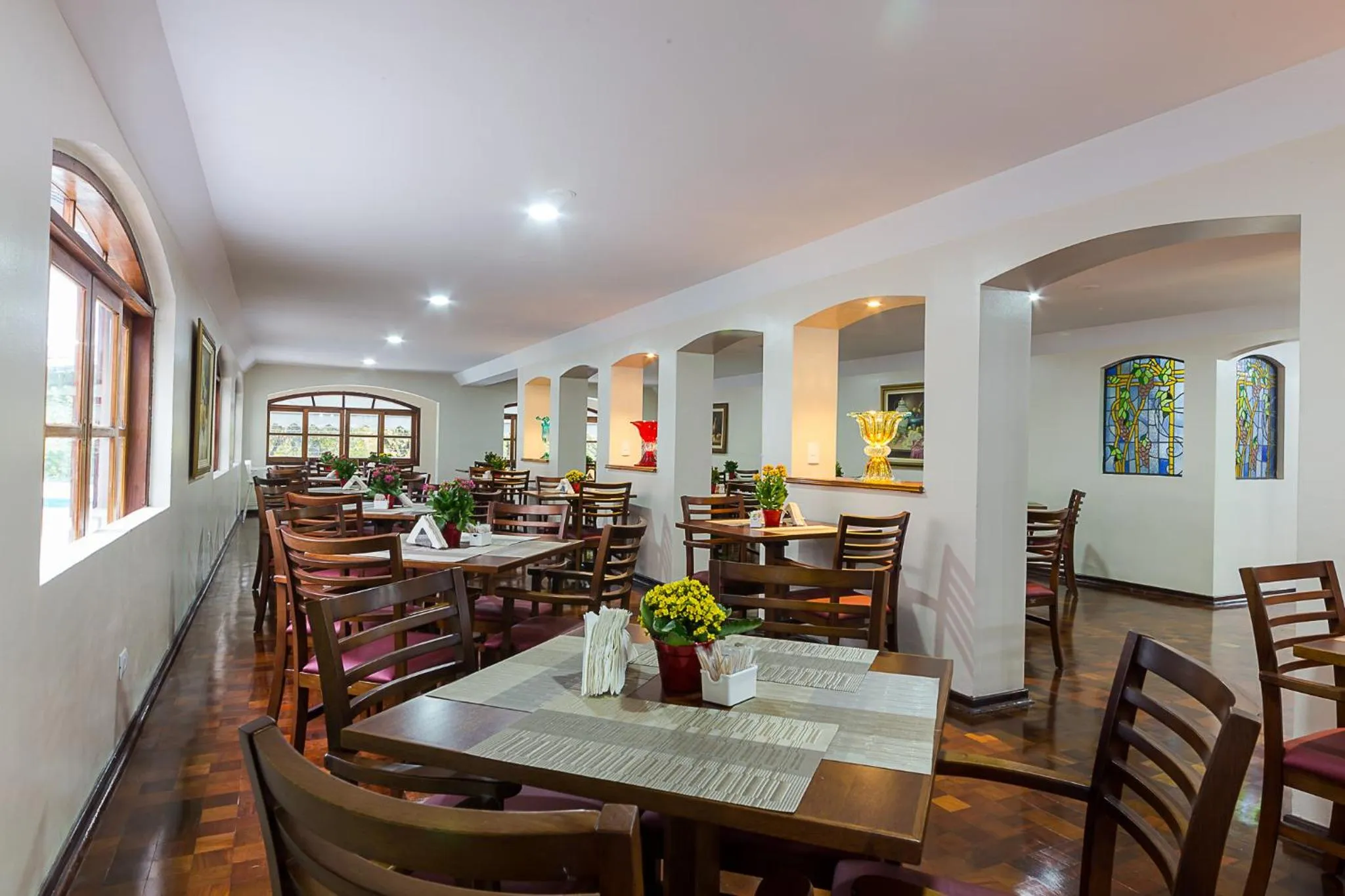 Meals in Hotel Euro Suíte Campos do Jordão By Nacional Inn - A 800 metros da Vila Capivari