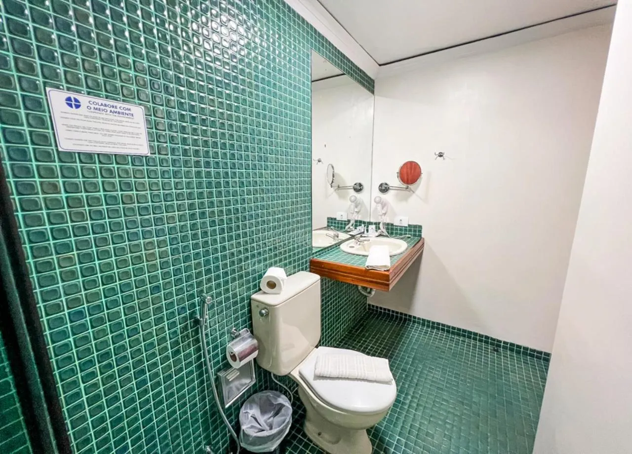 Bathroom in Hotel Euro Suíte Campos do Jordão By Nacional Inn - A 800 metros da Vila Capivari