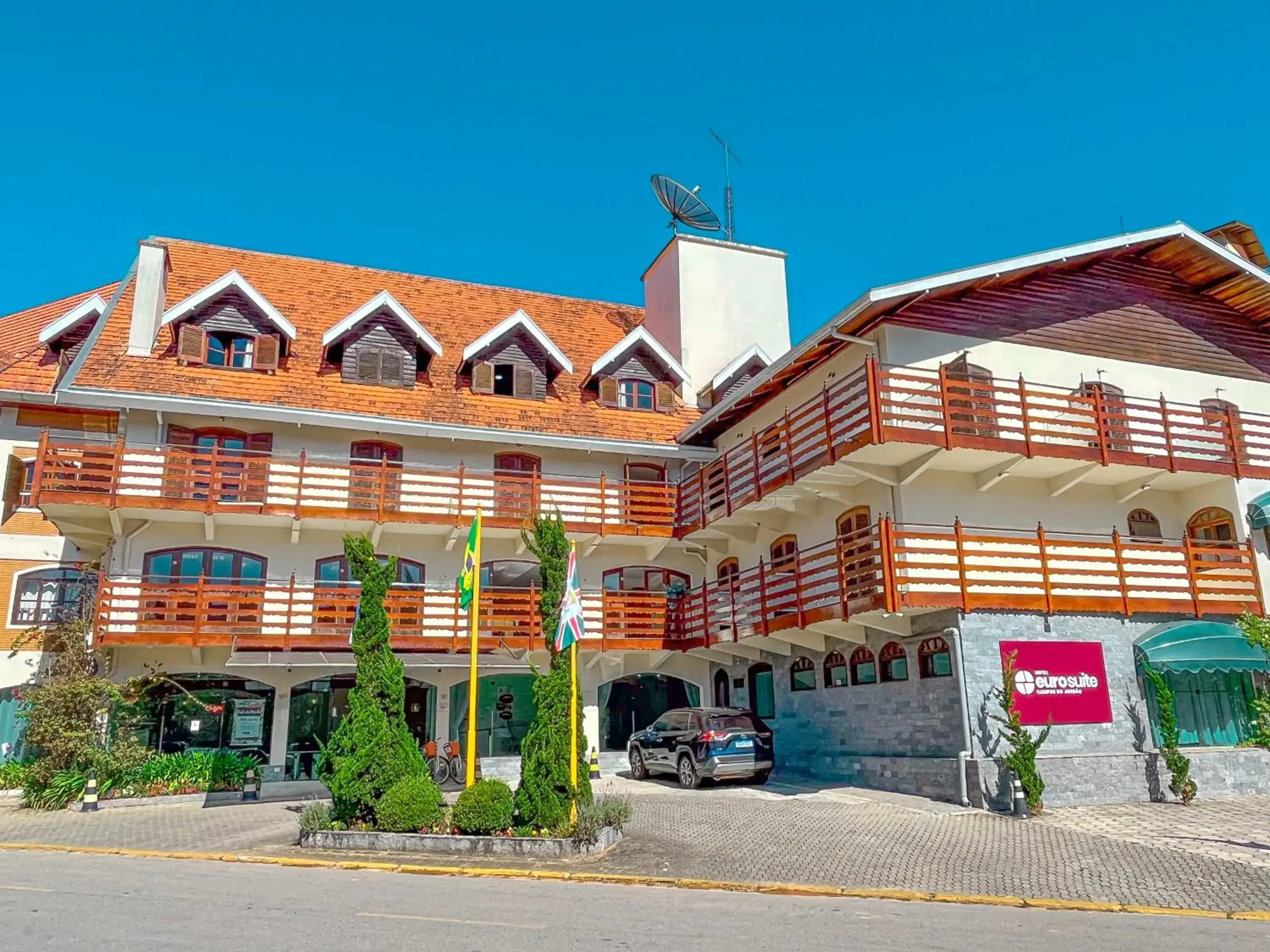 Facade/entrance in Hotel Euro Suíte Campos do Jordão By Nacional Inn - A 800 metros da Vila Capivari Facade/entrance in Hotel Euro Suíte Campos do Jordão By Nacional Inn - A 800 metros da Vila Capivari