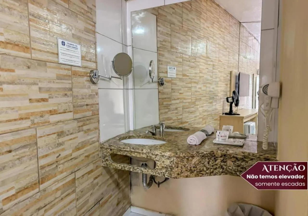 Bathroom in Hotel Euro Suíte Campos do Jordão By Nacional Inn - A 800 metros da Vila Capivari