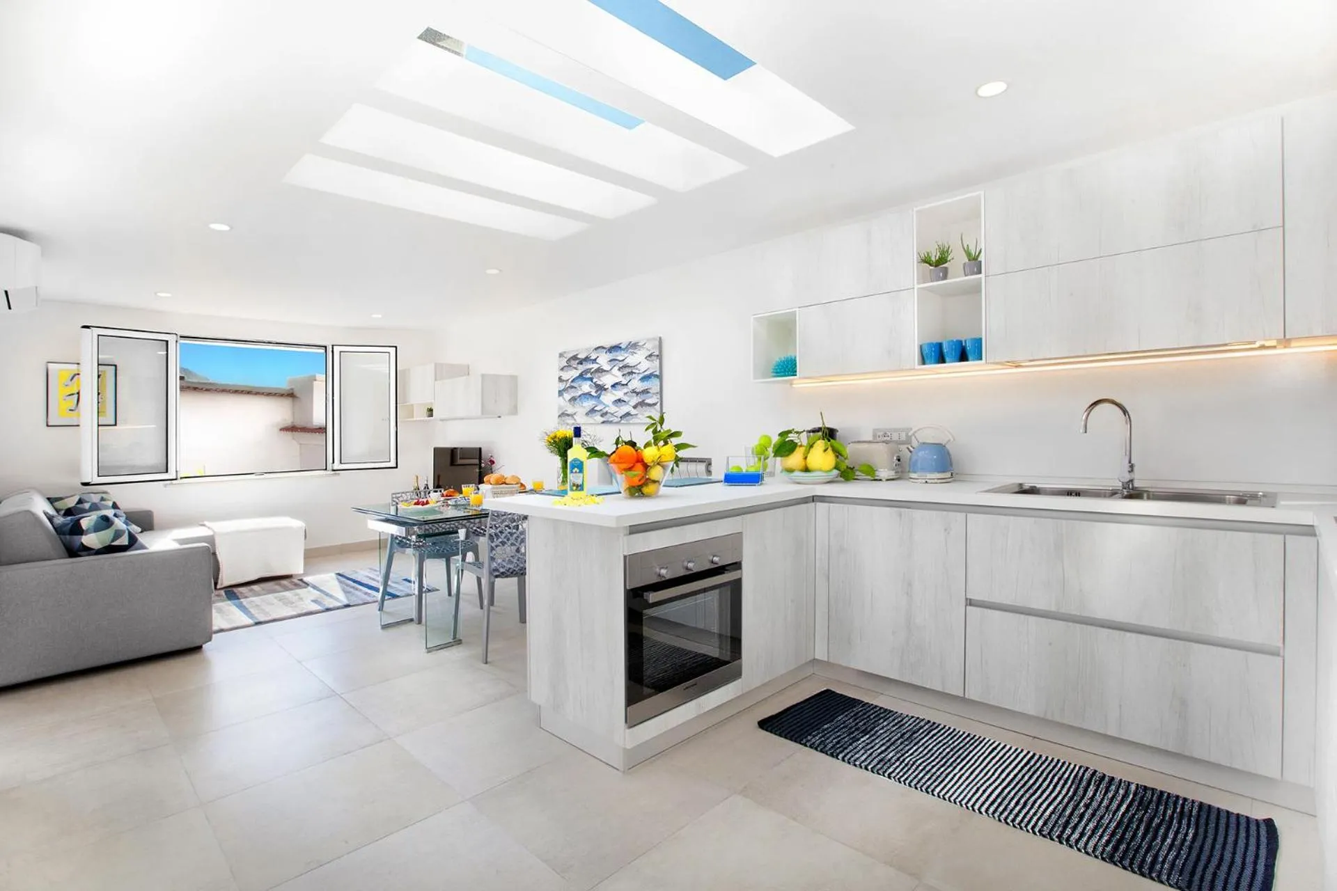 Kitchen or kitchenette in Amore Rentals - Casa Cristallo