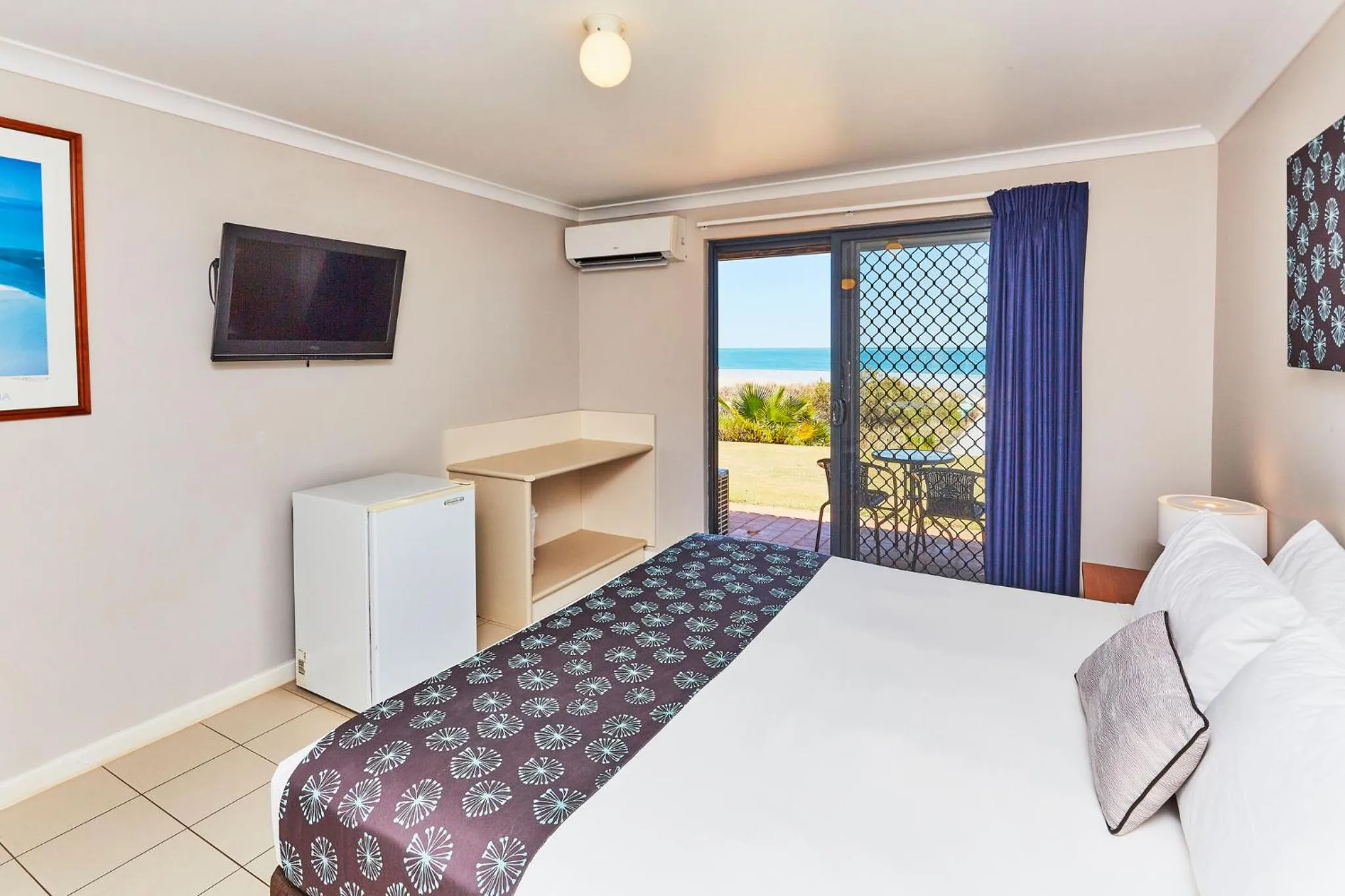 Photo of the whole room, Bed in RAC Monkey Mia Dolphin Resort