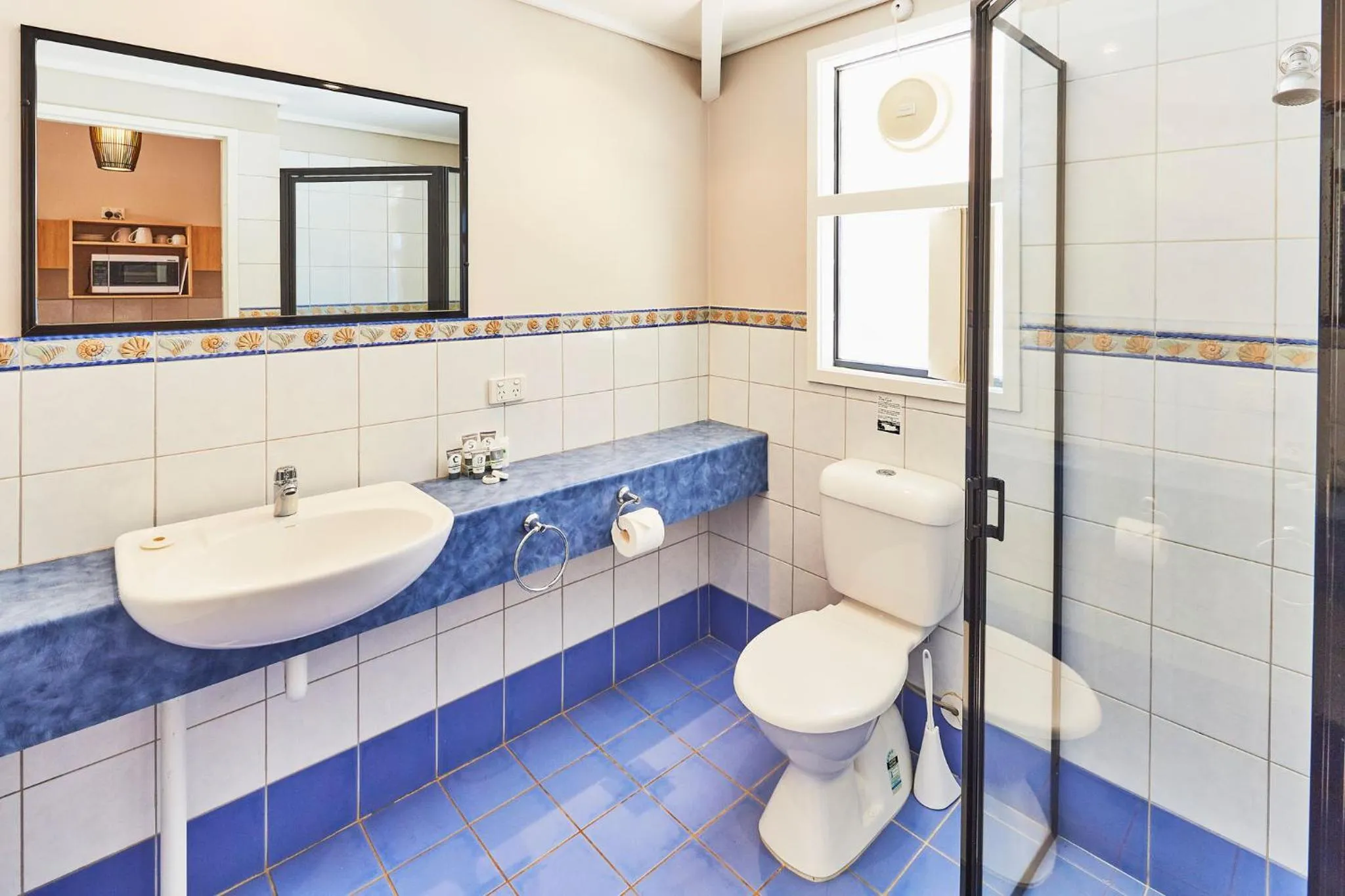 Bathroom in RAC Monkey Mia Dolphin Resort