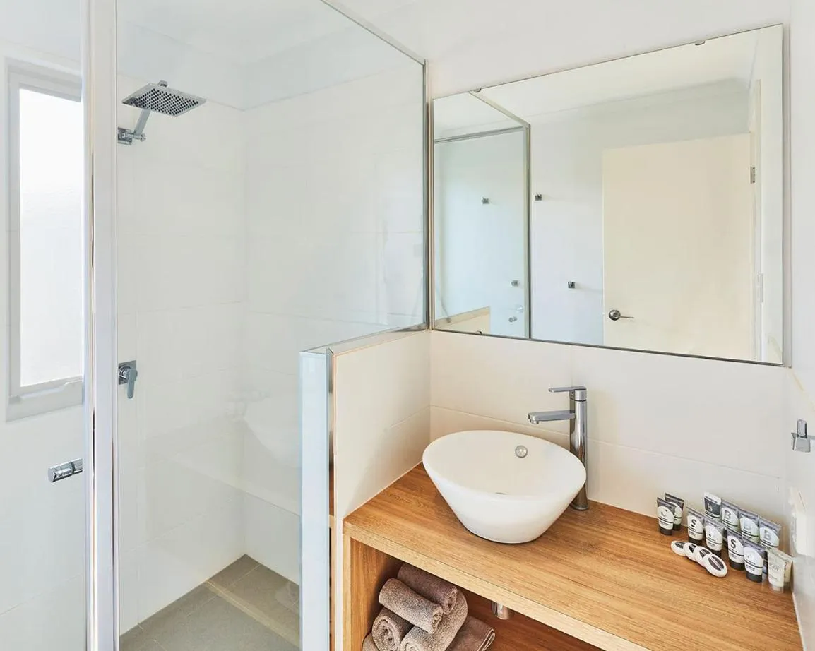 Shower in RAC Monkey Mia Dolphin Resort