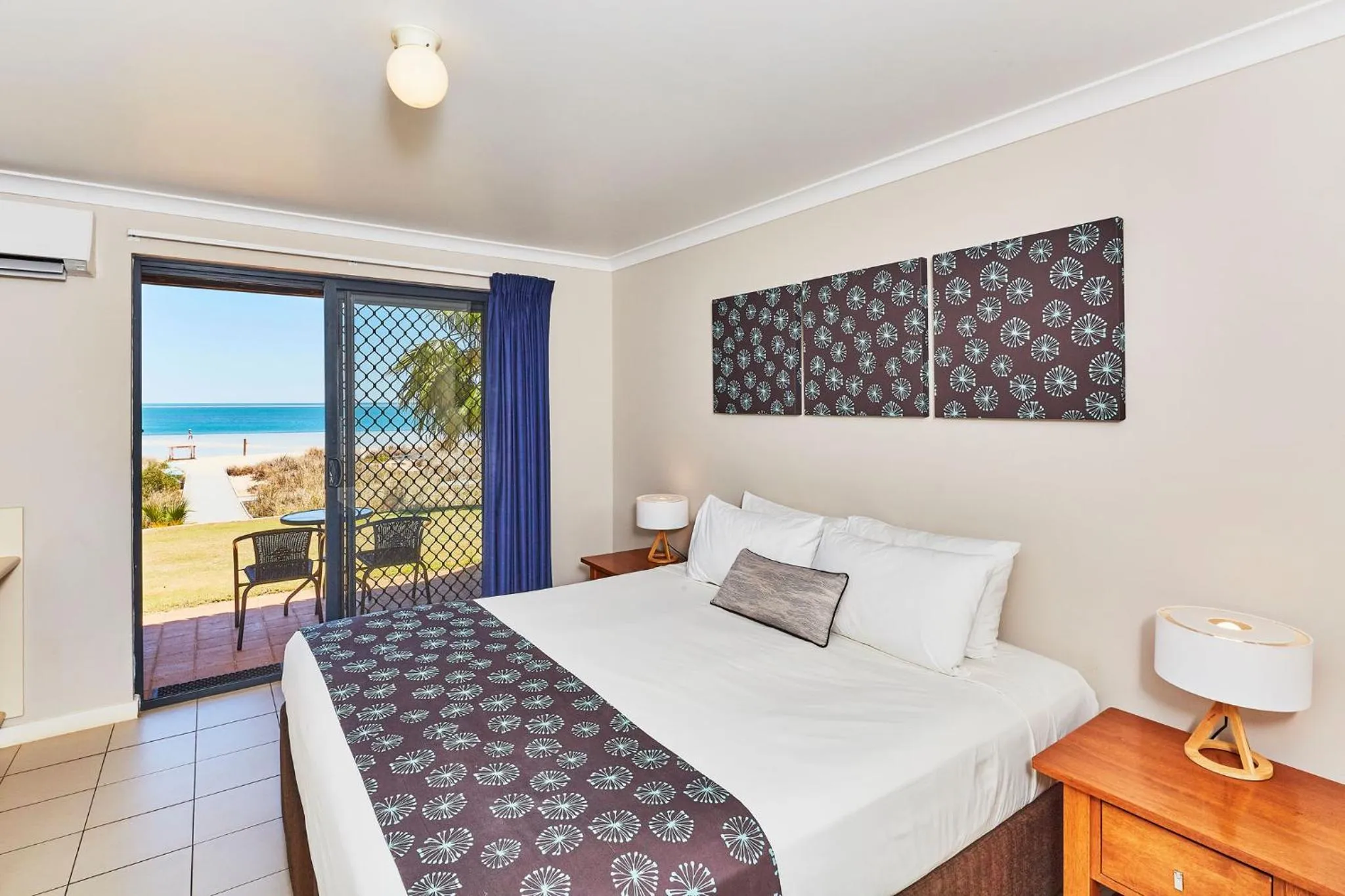 Photo of the whole room, Bed in RAC Monkey Mia Dolphin Resort