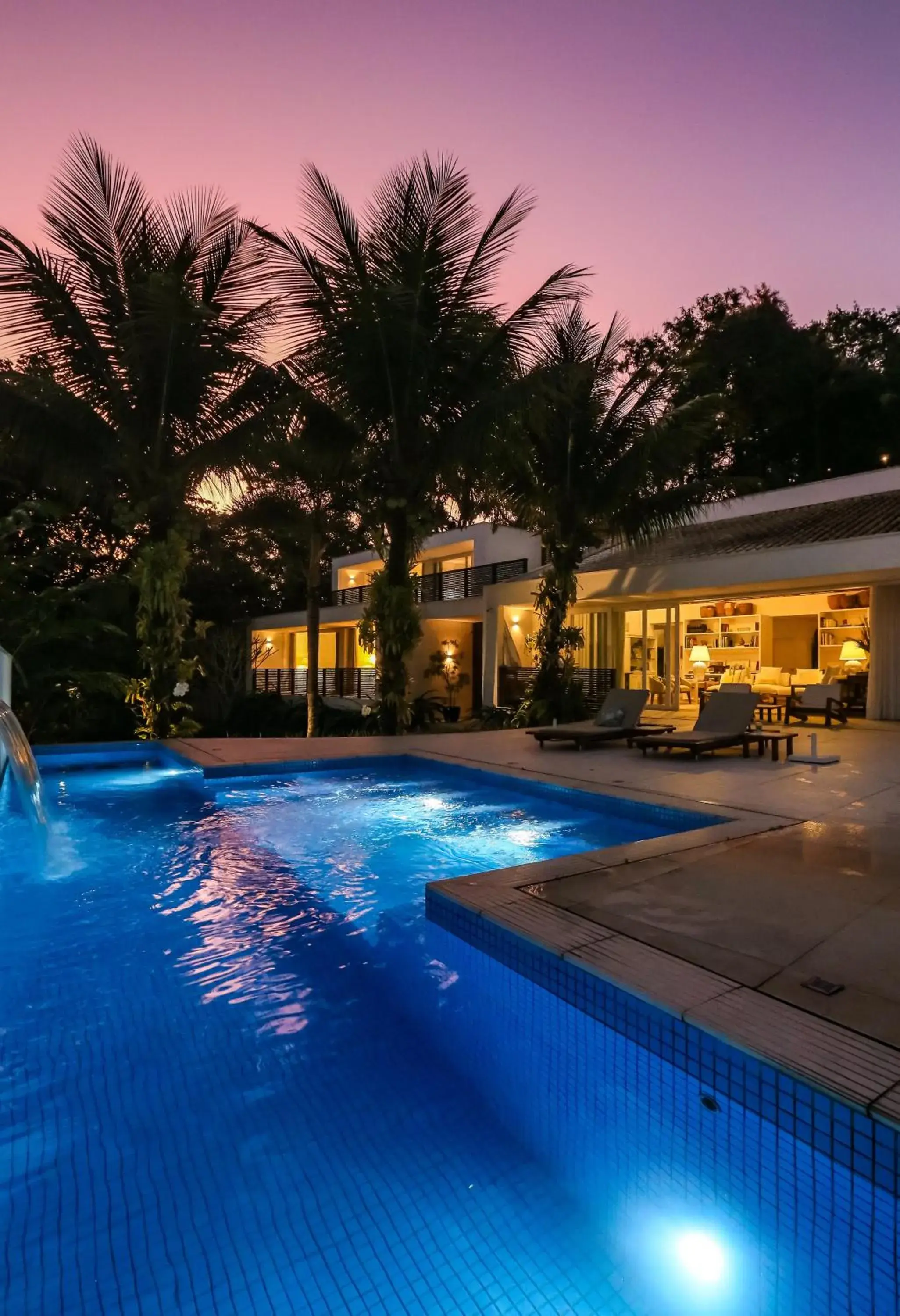 Tropical Contemporary Suites Tropical Contemporary Suites