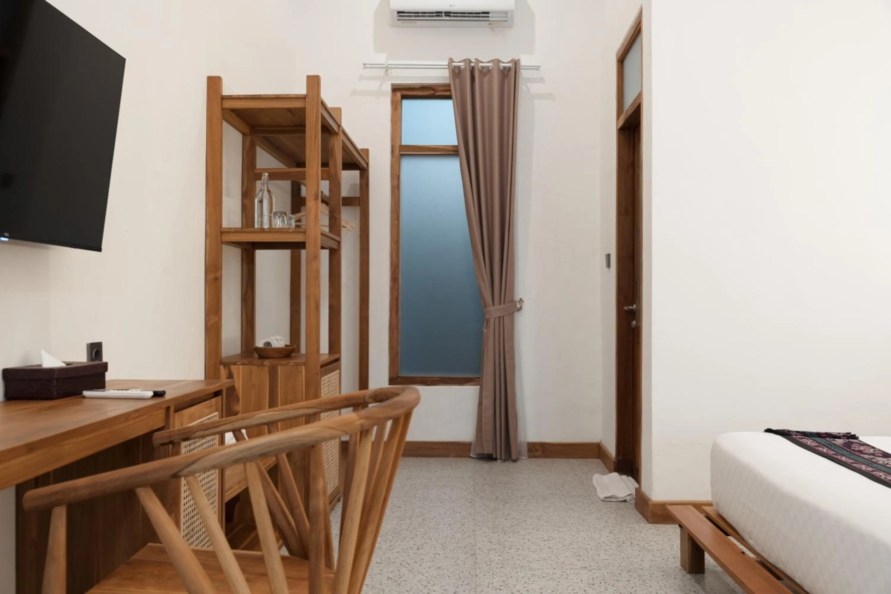 TV and multimedia in Green Hill Boutique Hotel