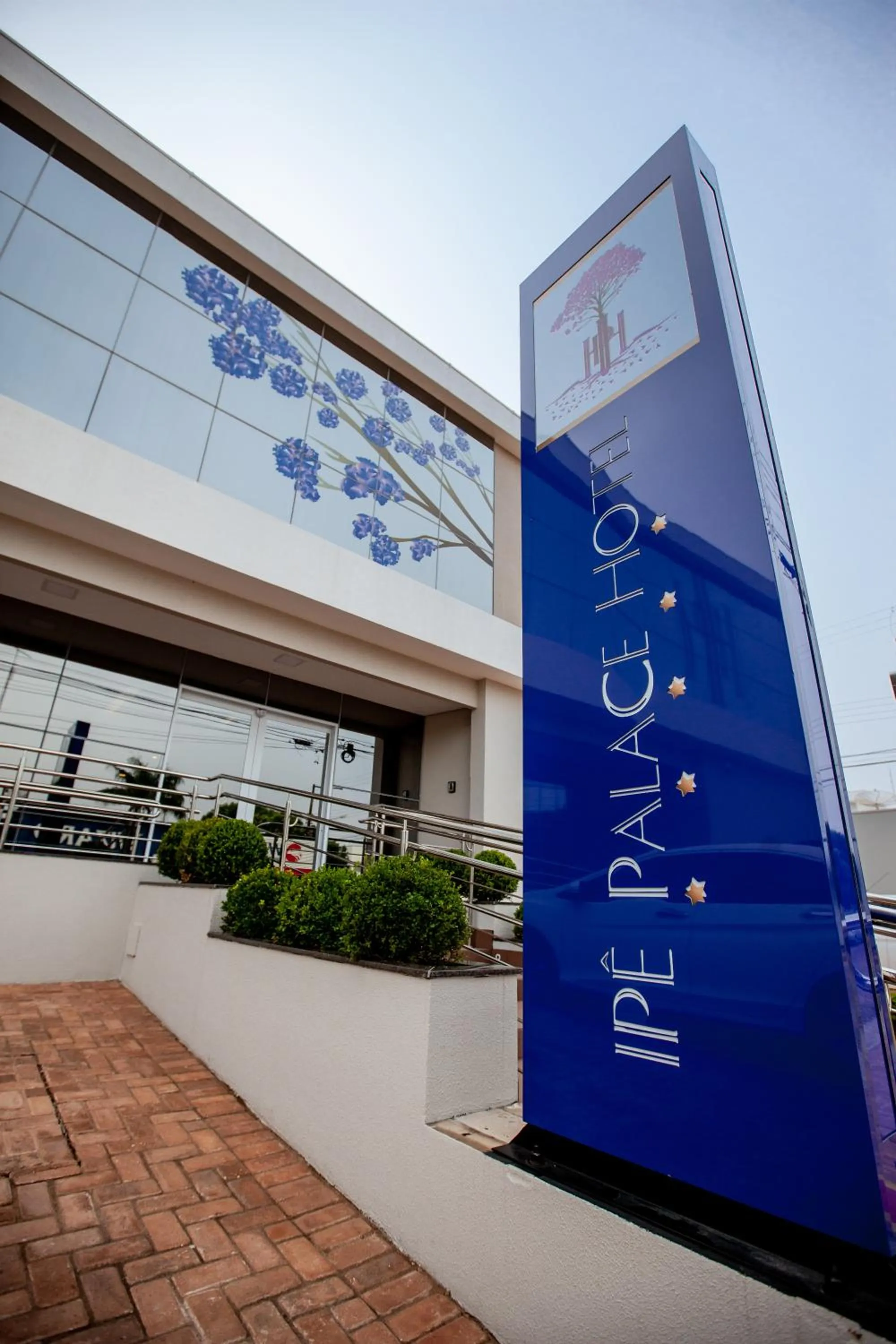 Property building in Ipê Palace Hotel