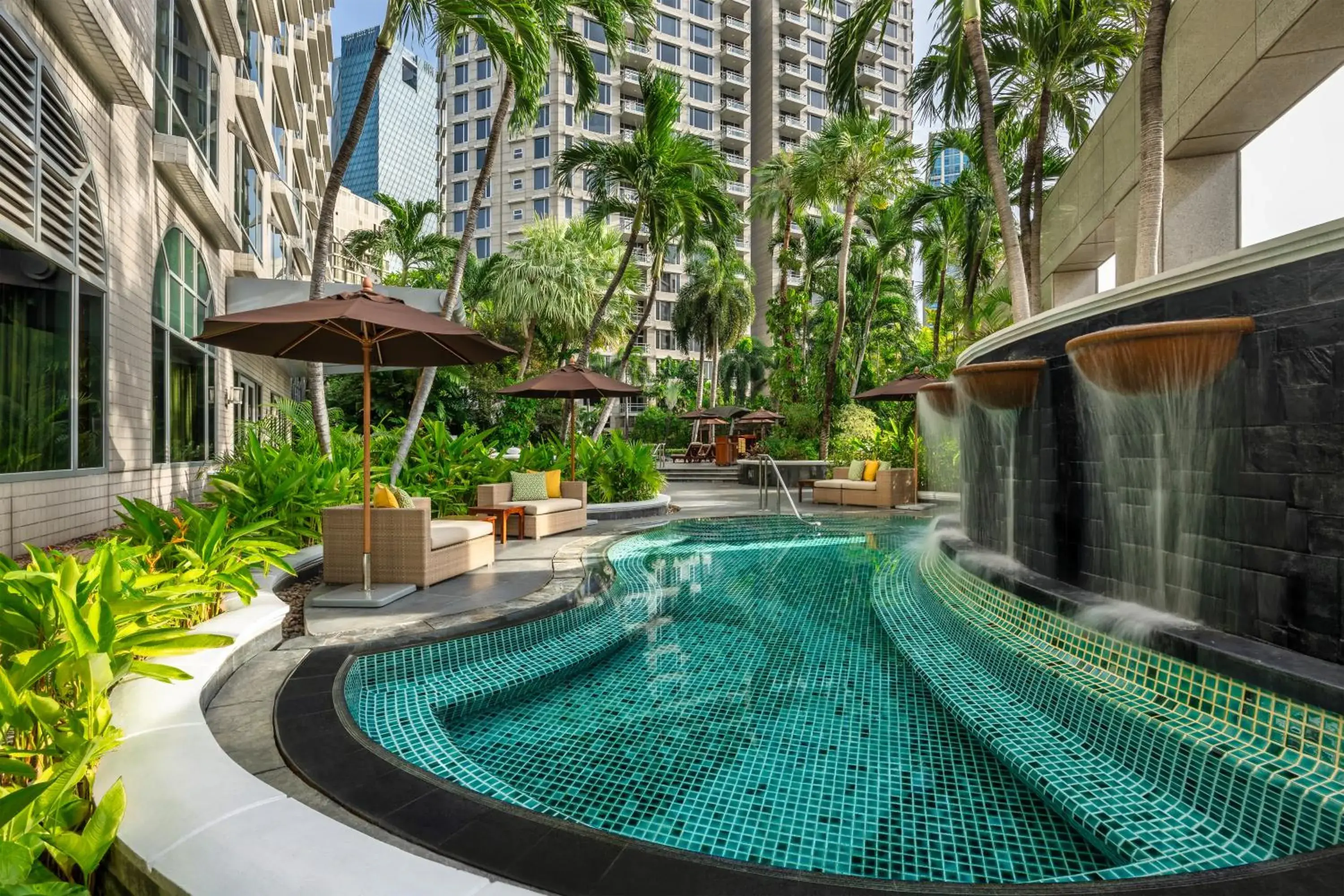 Swimming pool in Conrad Bangkok Residences Swimming pool in Conrad Bangkok Residences