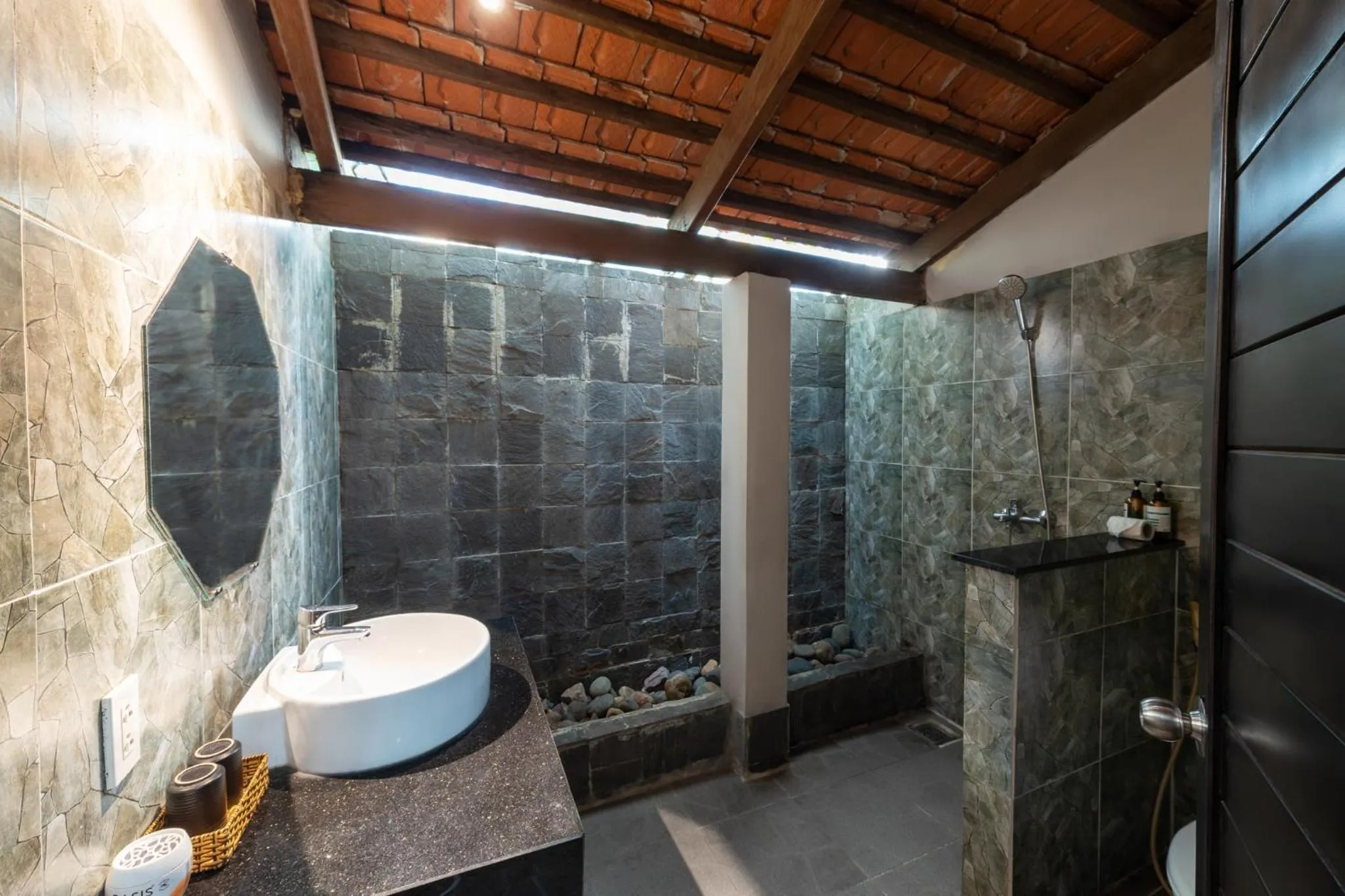 Bathroom in An Nhien Retreat Phu Quoc with Yoga Daily & Beach access