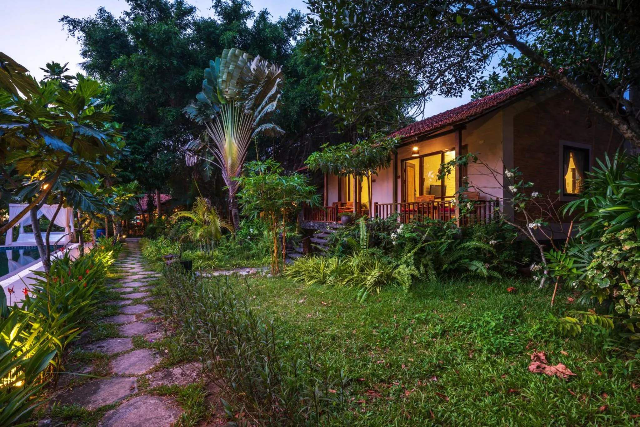 Garden in An Nhien Retreat Phu Quoc with Yoga Daily & Beach access