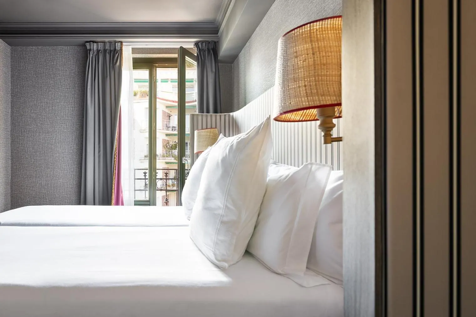 Bed in One Shot Luchana