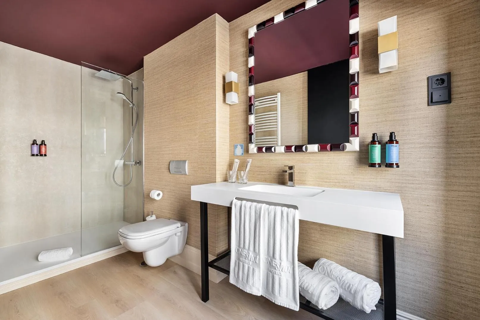 Bathroom in One Shot Luchana