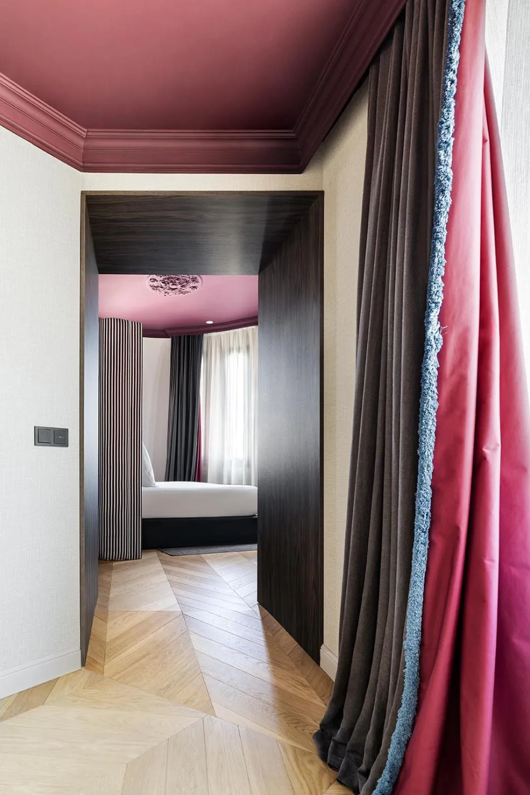 Bed in One Shot Luchana