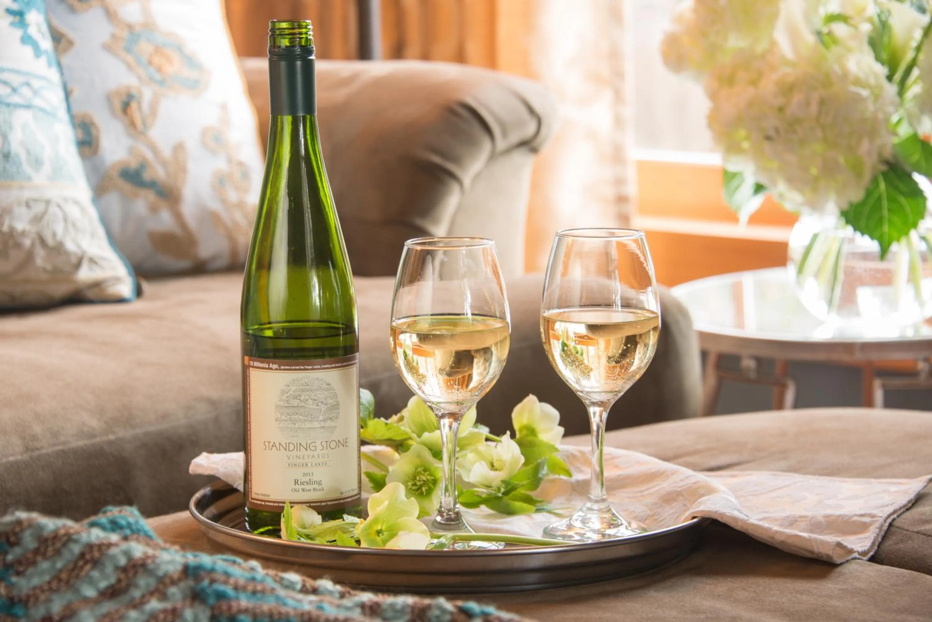 Living room in Gothic Eves Inn and Spa Bed and Breakfast