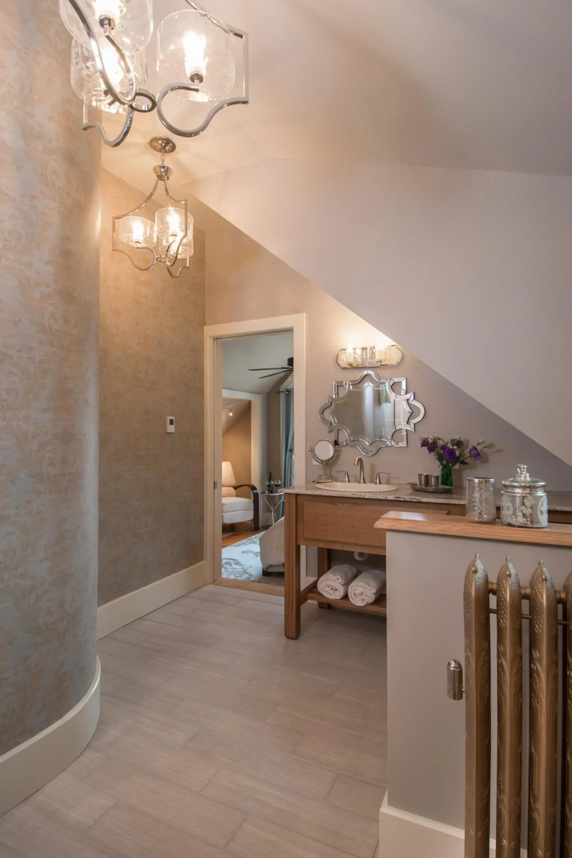 Deluxe Double Room in Gothic Eves Inn and Spa Bed and Breakfast Deluxe Double Room in Gothic Eves Inn and Spa Bed and Breakfast