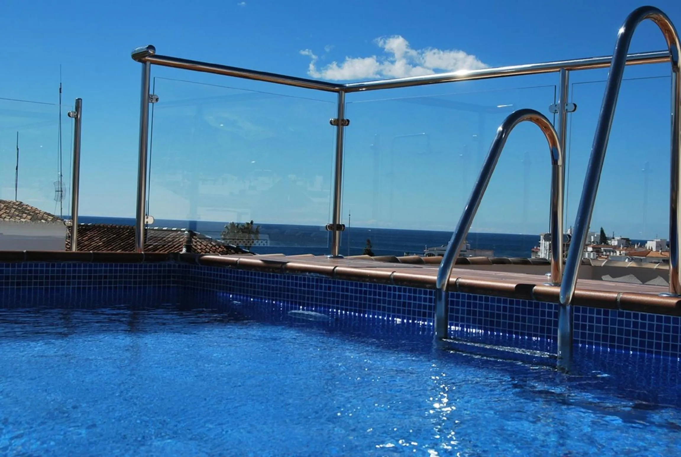 Swimming pool in Apartamentos Plaza