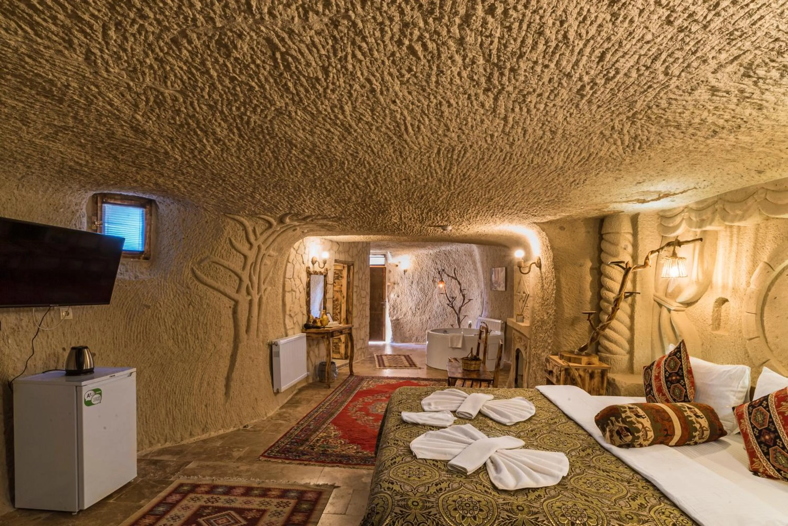 Photo of the whole room, Bed in Cappadocia Ennar Cave Swimming Pool Hot & SPA