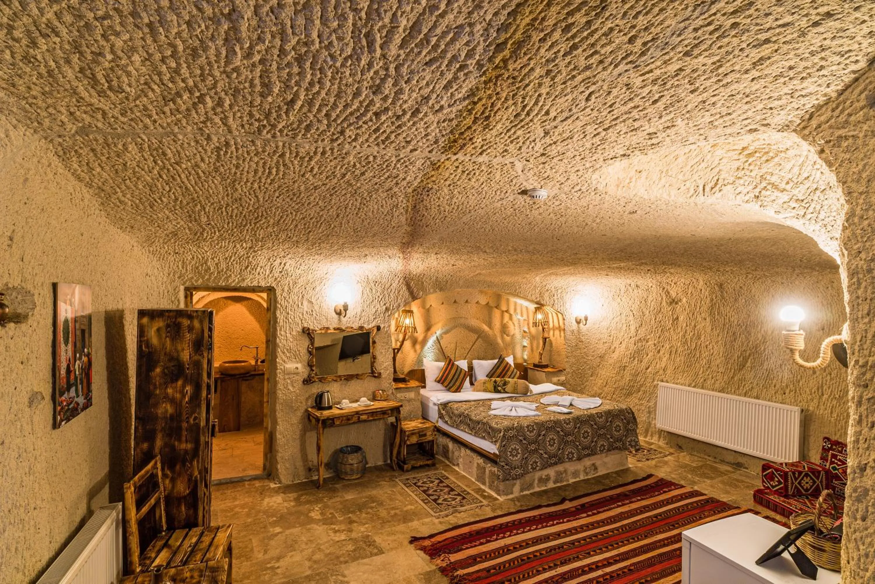 Photo of the whole room, Bed in Cappadocia Ennar Cave Swimming Pool Hot & SPA
