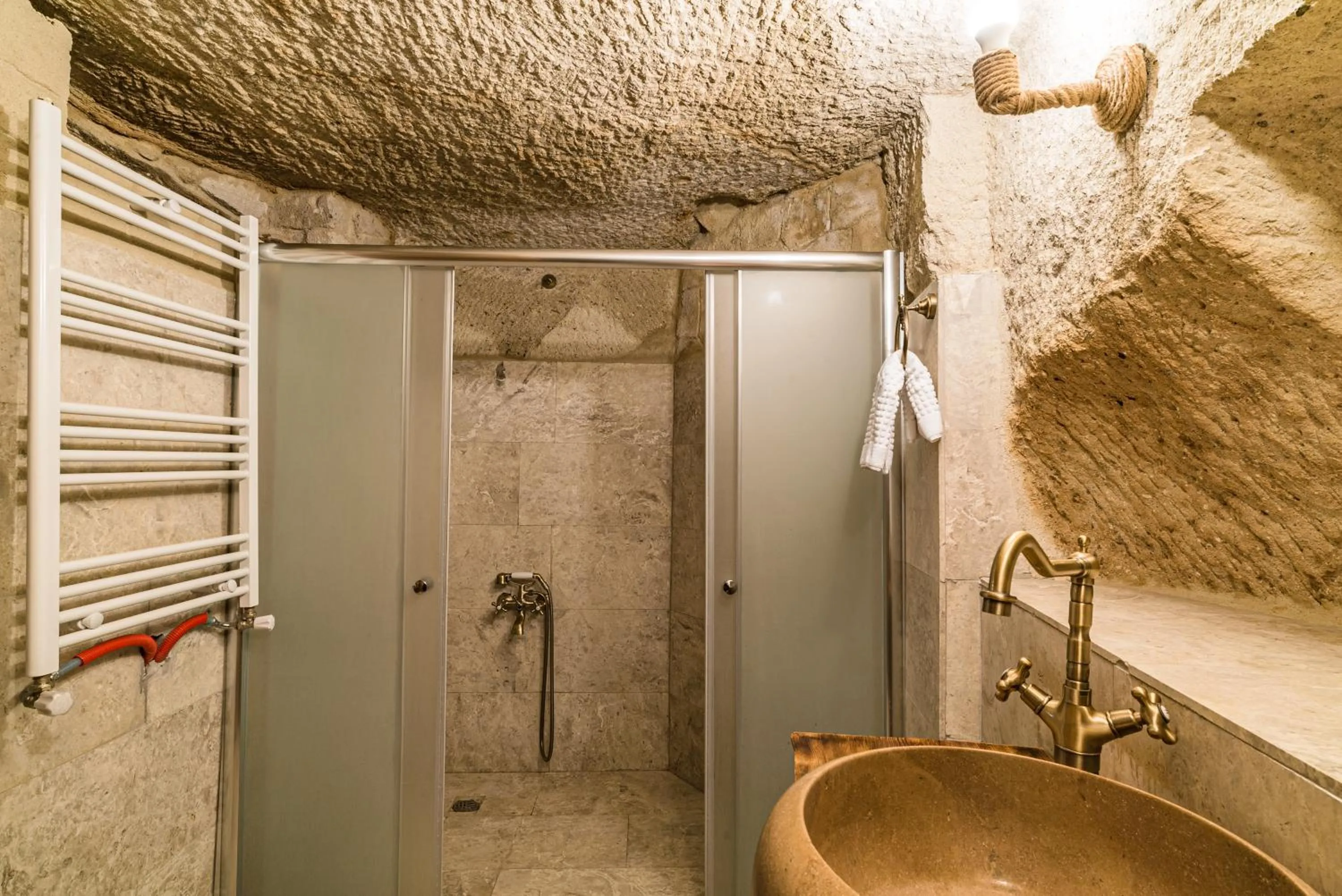 Bathroom in Cappadocia Ennar Cave Swimming Pool Hot & SPA