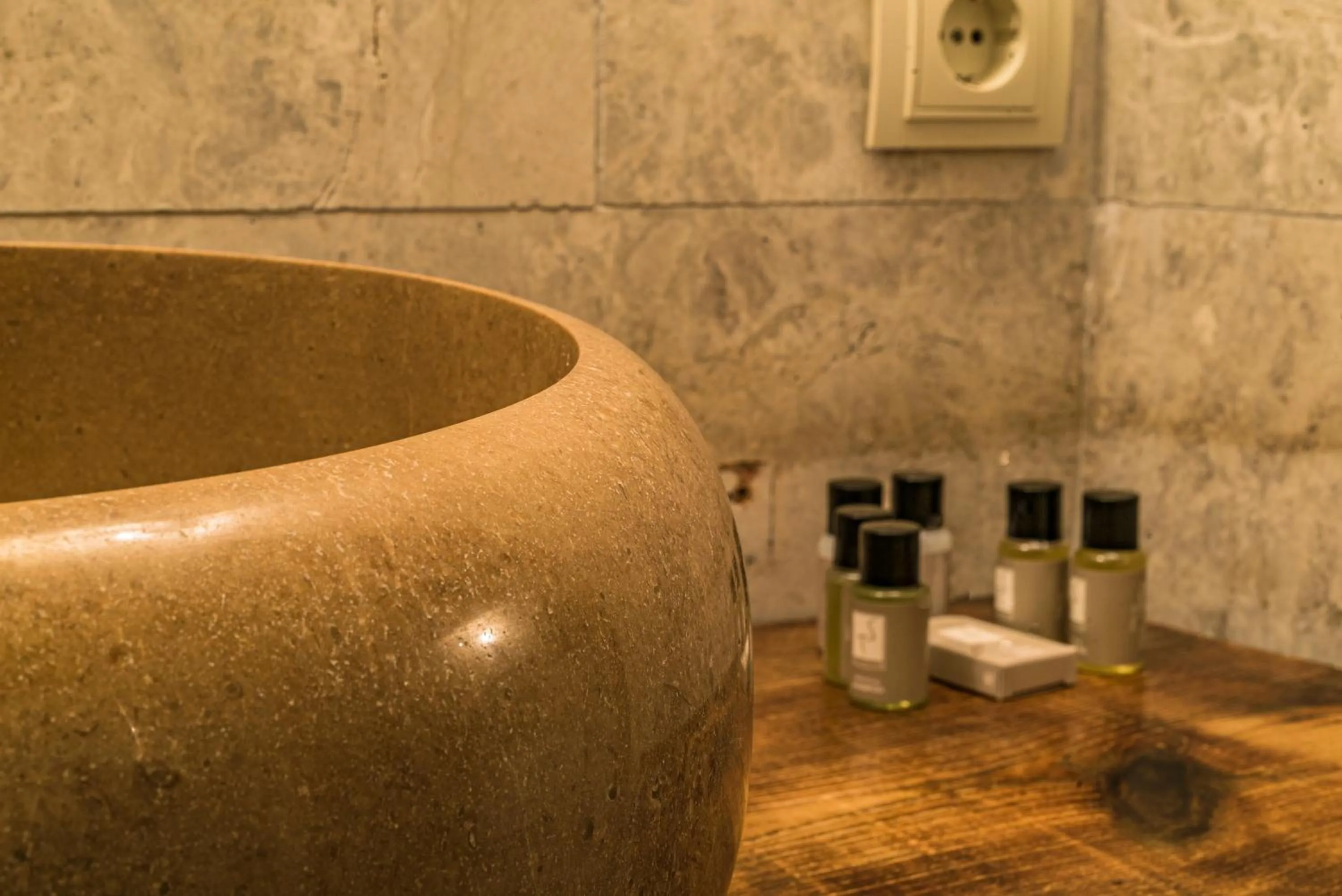 Massage in Cappadocia Ennar Cave Swimming Pool Hot & SPA