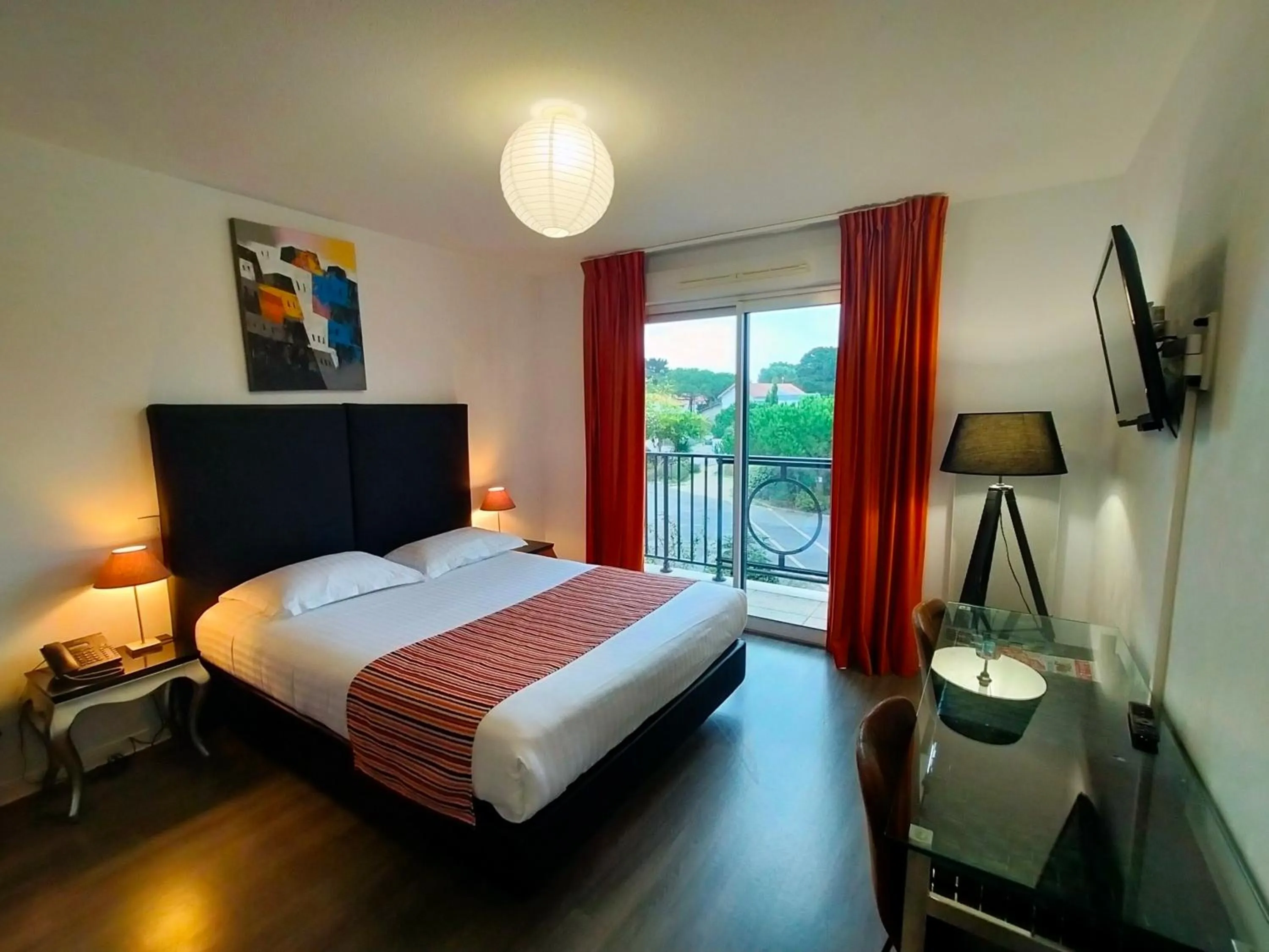 Bed in Adonis La Baule