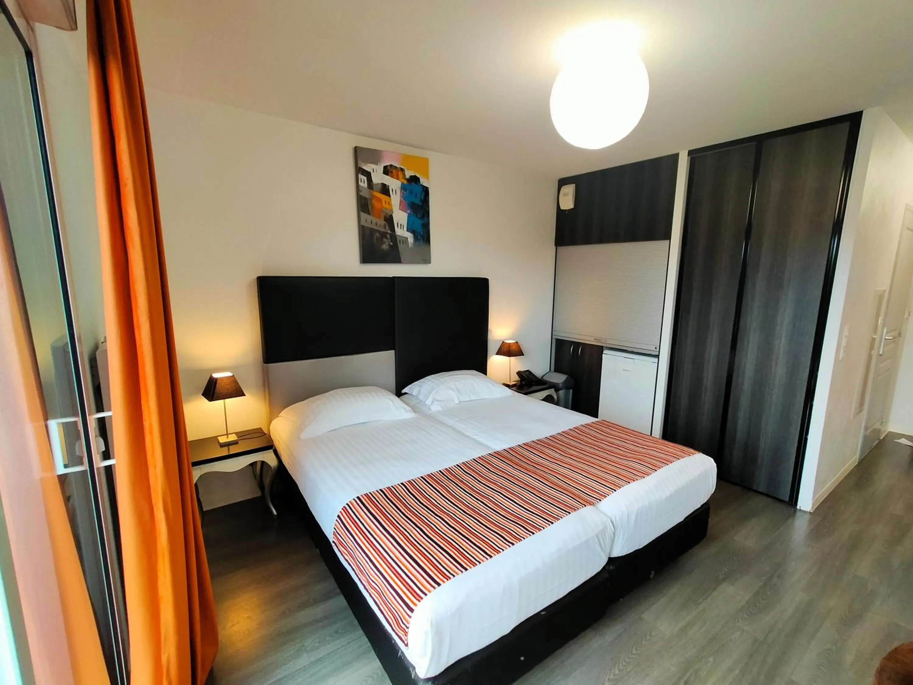 Photo of the whole room, Bed in Adonis La Baule