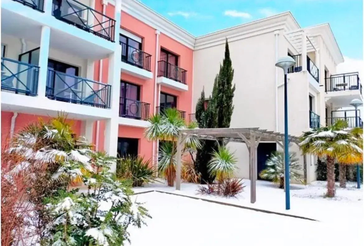 Property building in Adonis La Baule Property building in Adonis La Baule