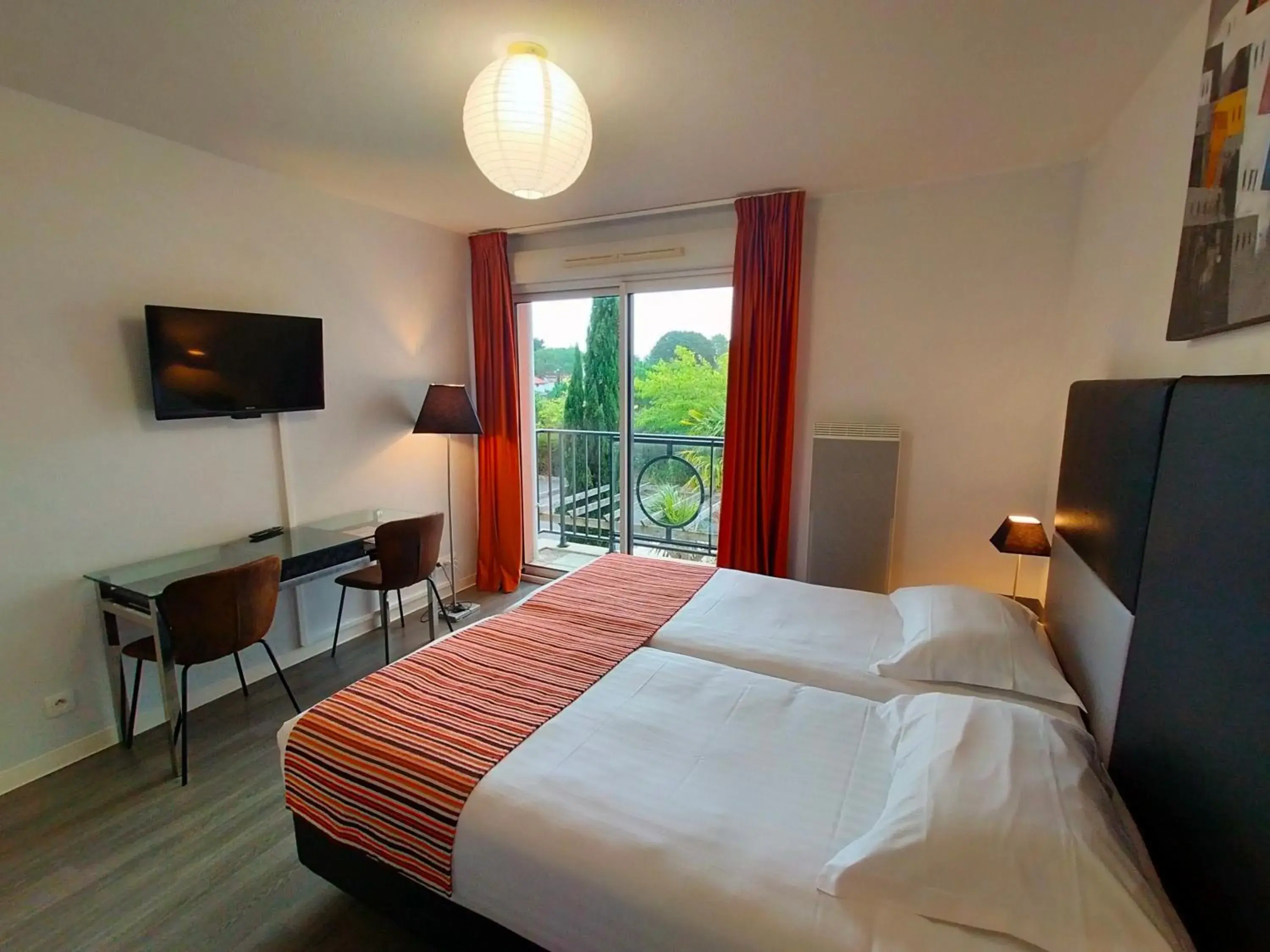 Bed in Adonis La Baule Bed in Adonis La Baule