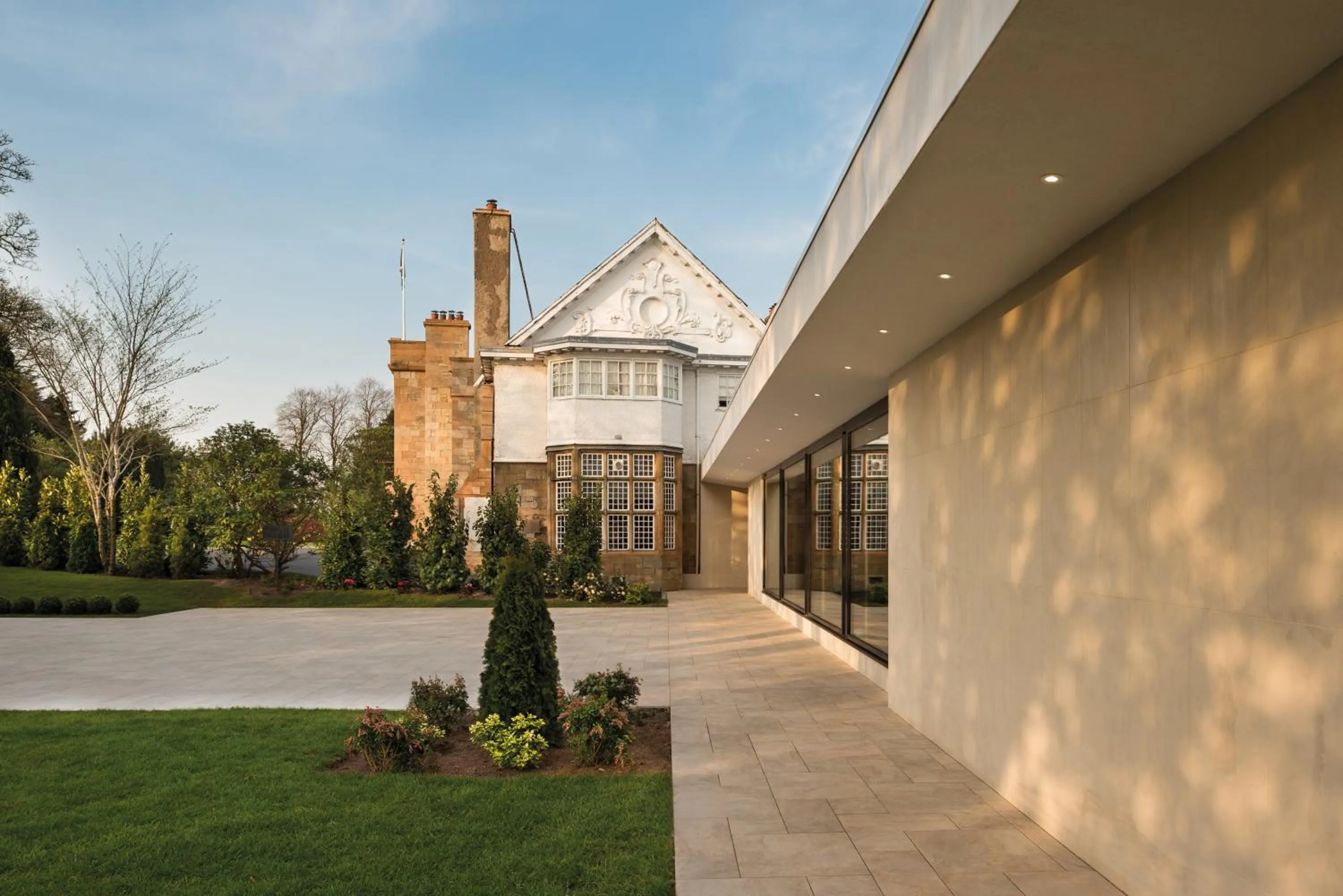 Patio in Dalmeny Park House Hotel