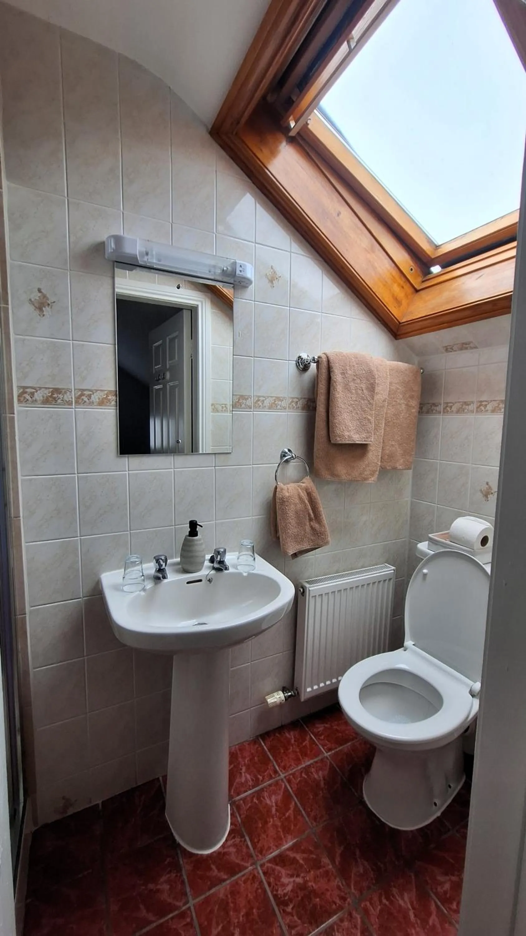 Toilet in Murphy's Guesthouse