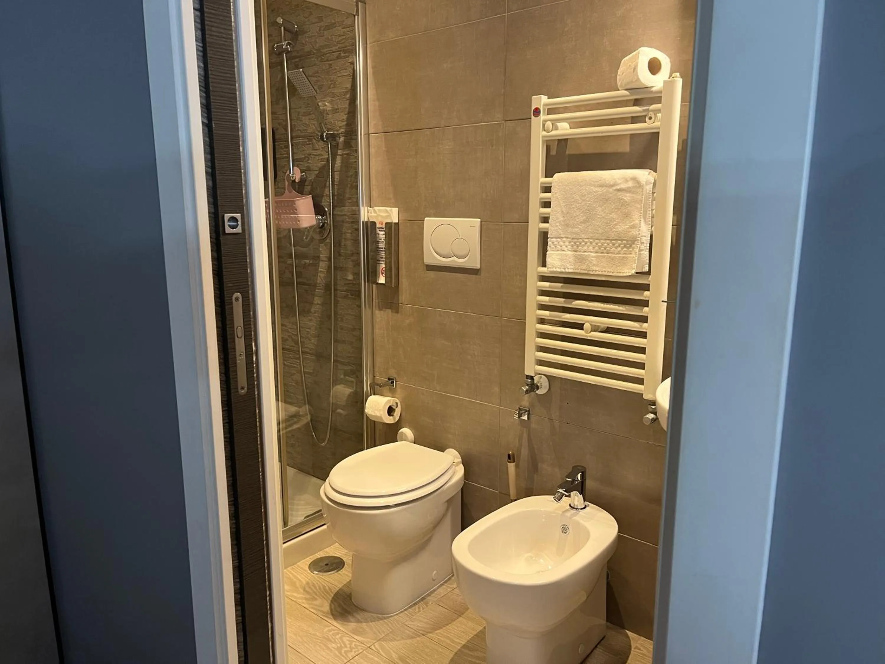 Shower in Le Terrazze di San Giovanni