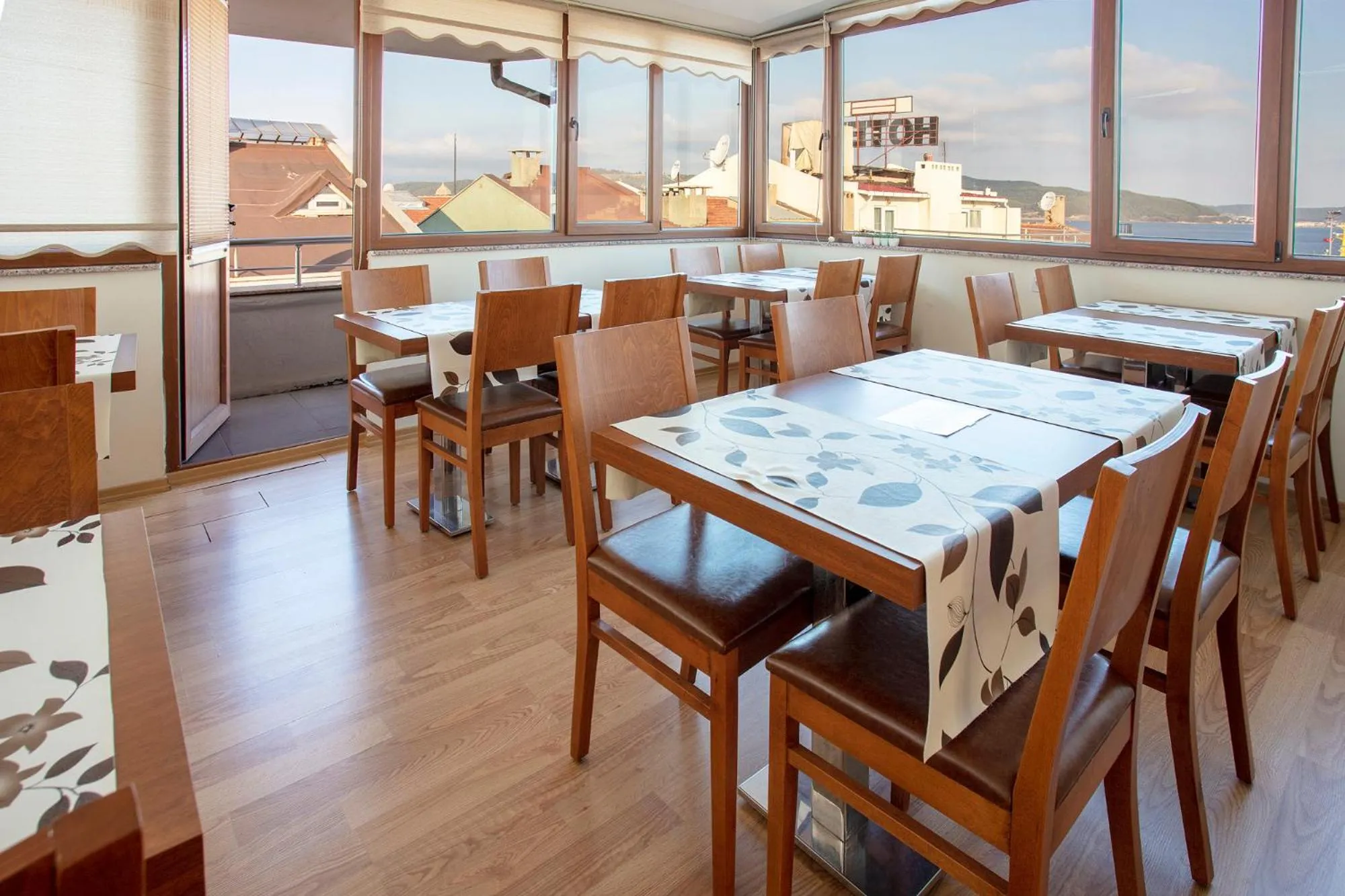 Restaurant/places to eat in Hotel Pelit